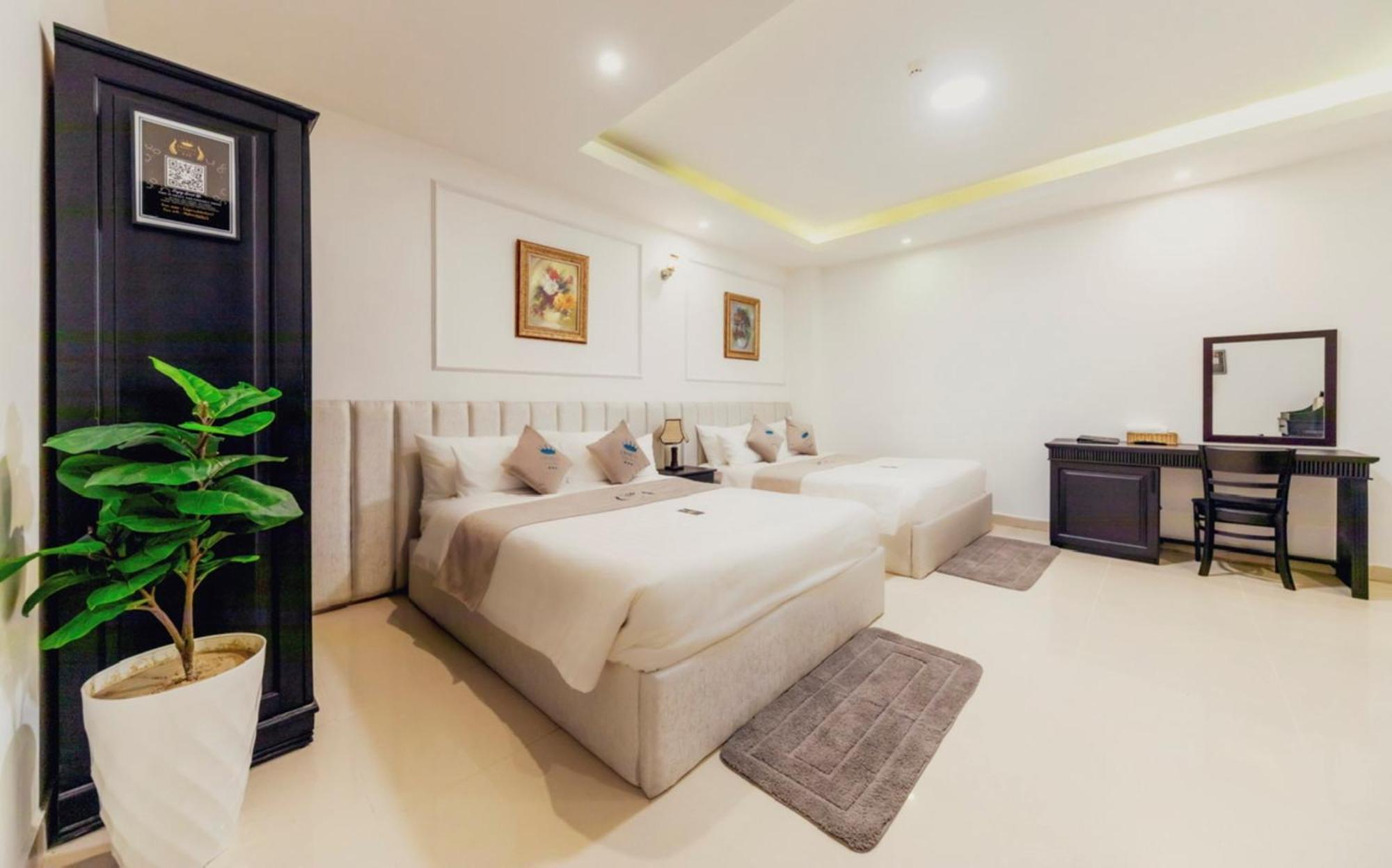 Khách sạn Empress - Sky View 3*