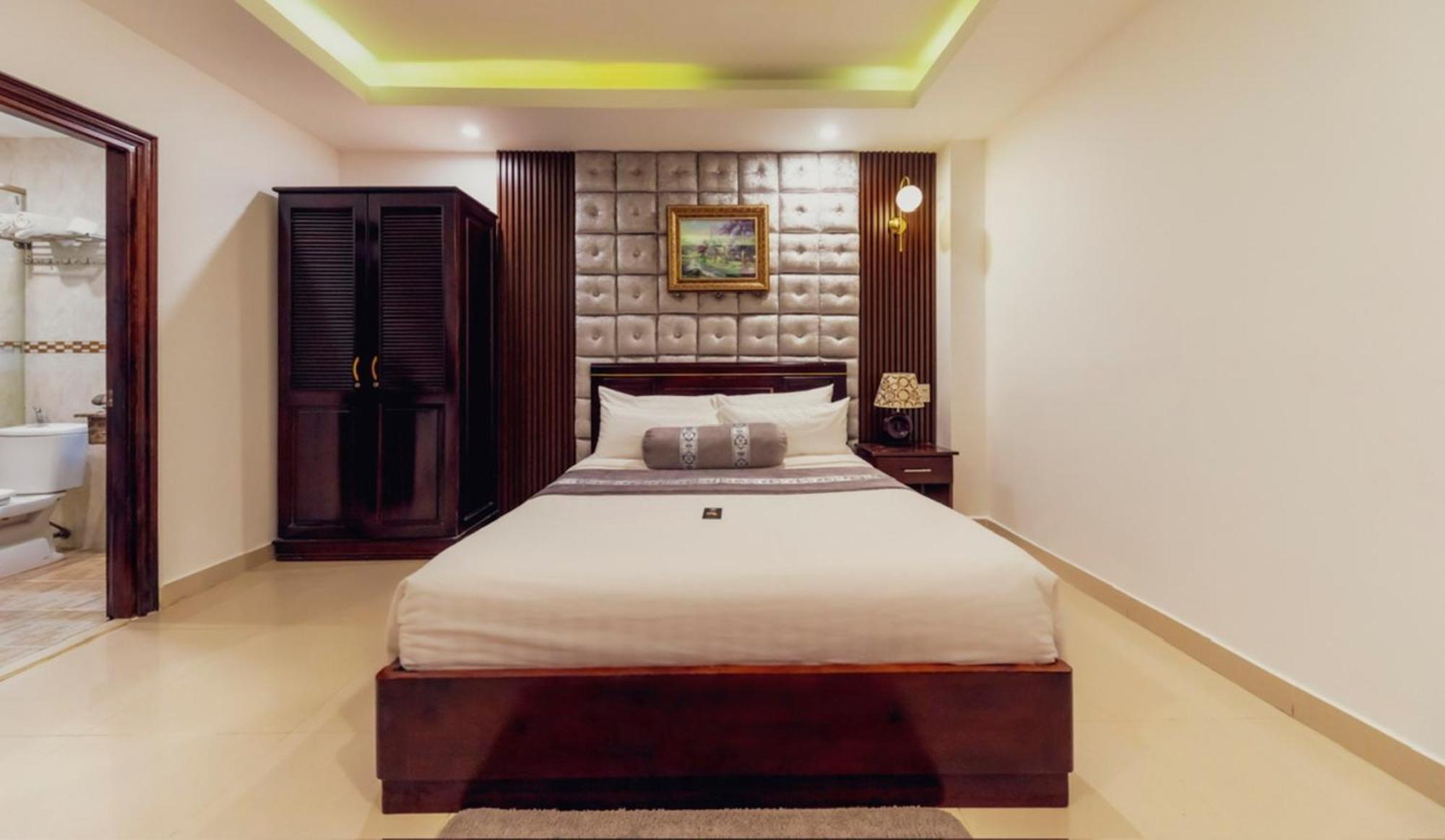 Empress - Sky View Khách sạn 3*