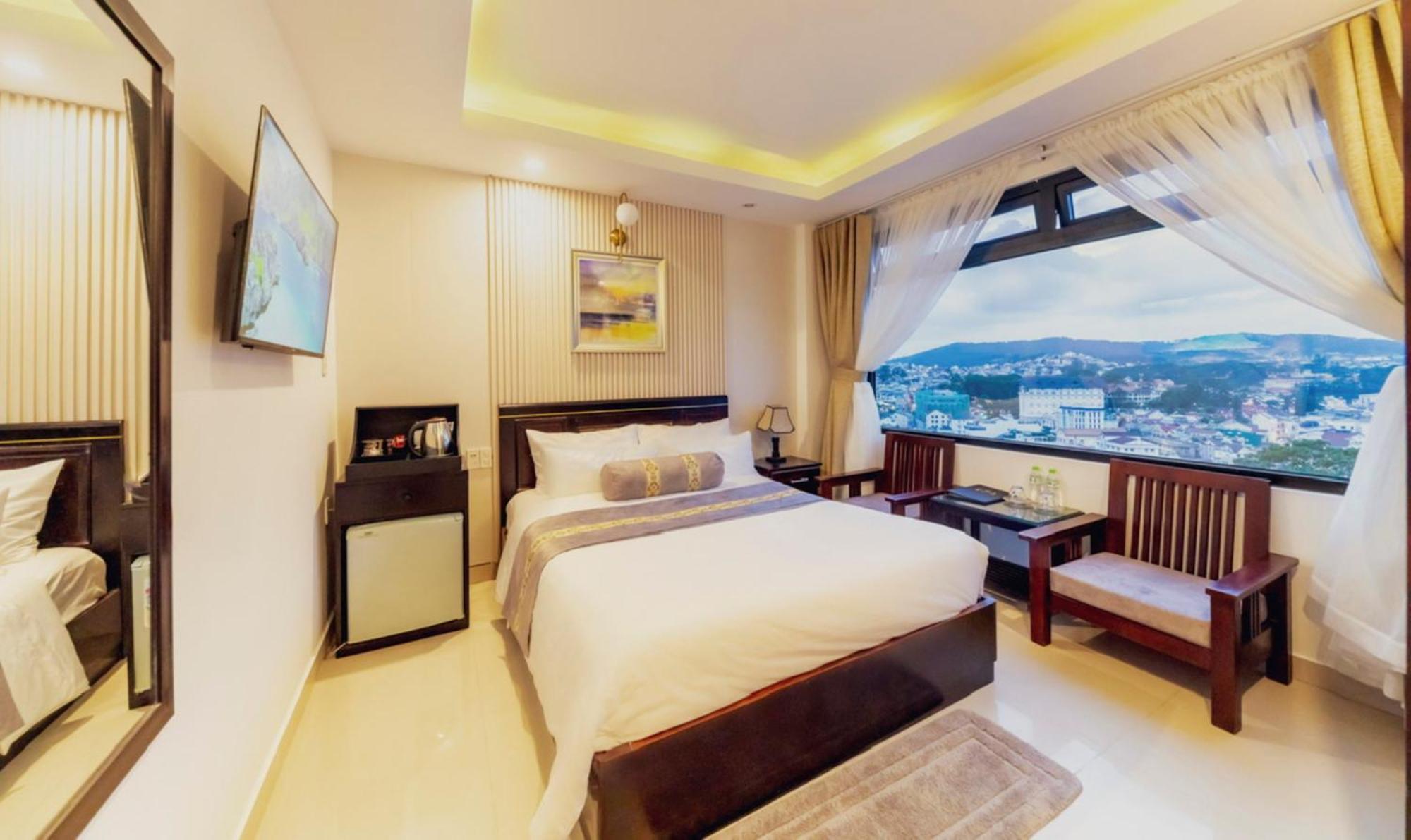 Empress - Sky View Khách sạn 3*