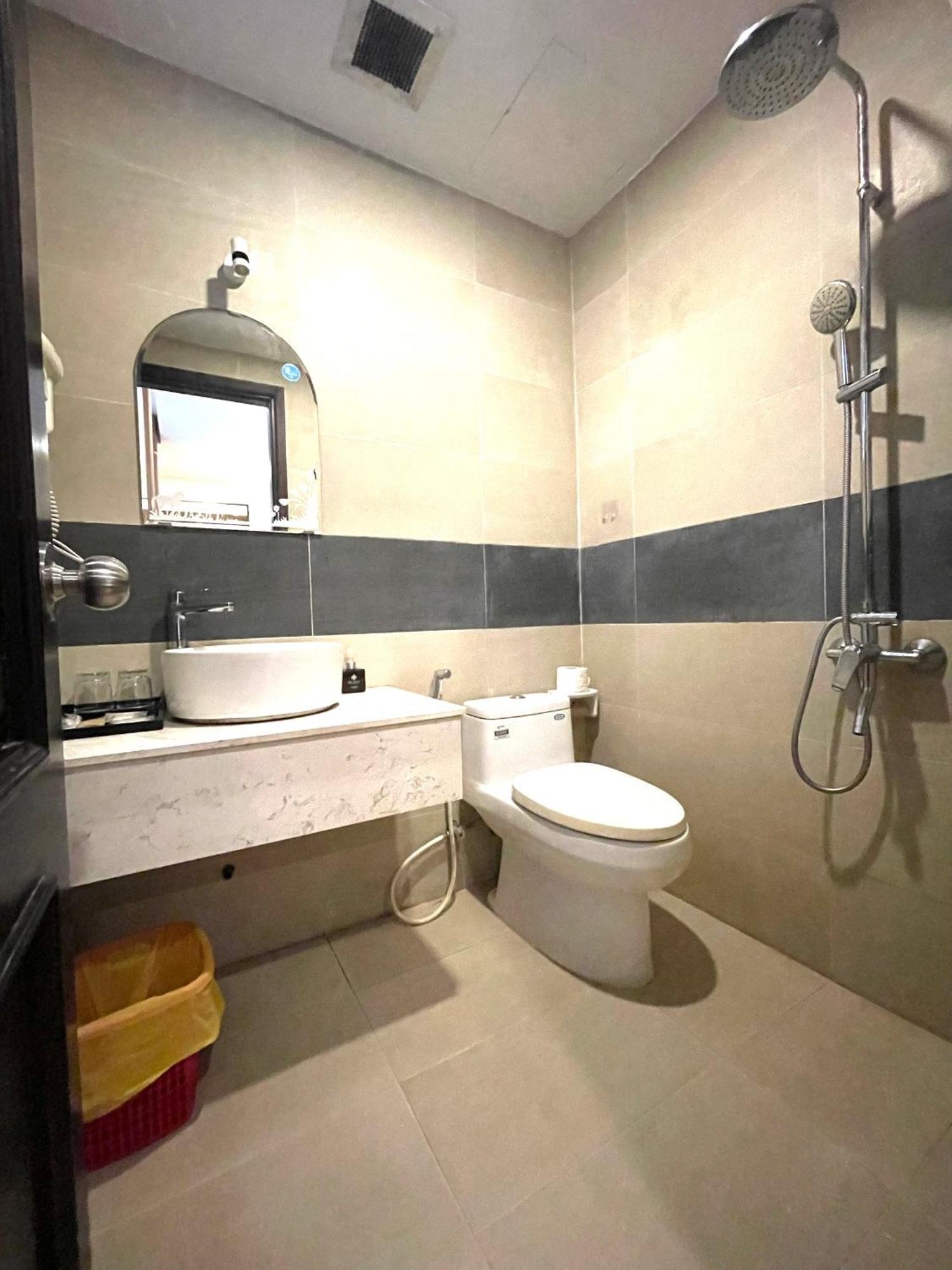 Hotel Silana Beachfront & Da Nang