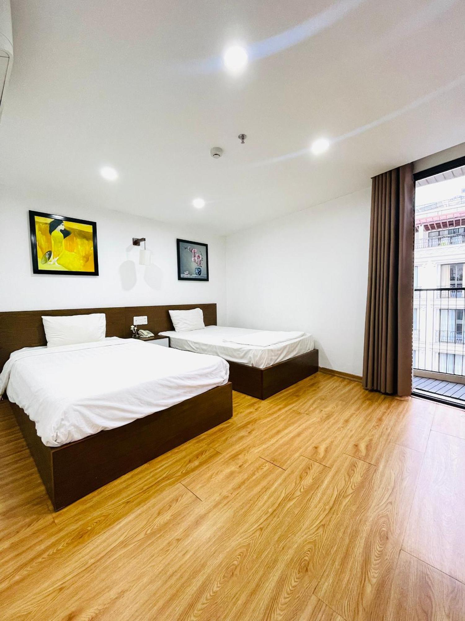Hotel Silana Beachfront & Da Nang