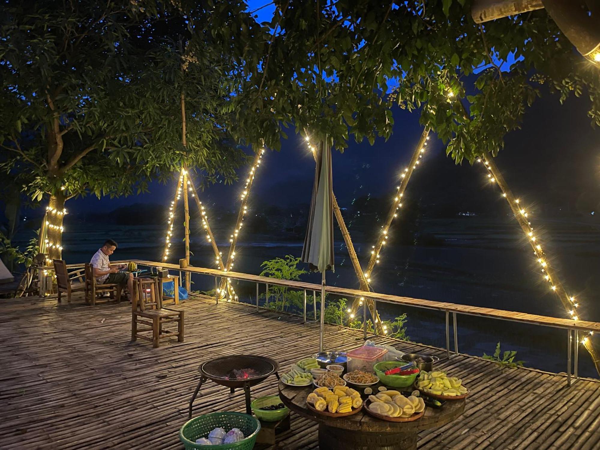 Riverside Camping
