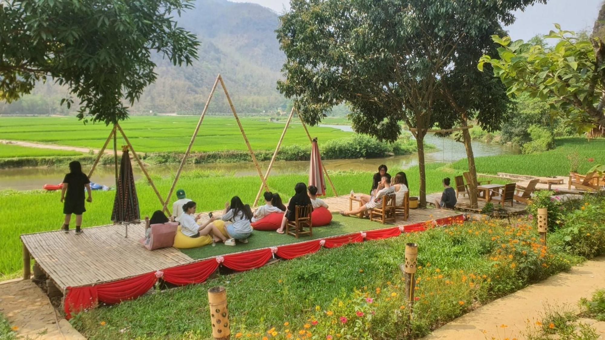 Ở trọ Riverside Camping *