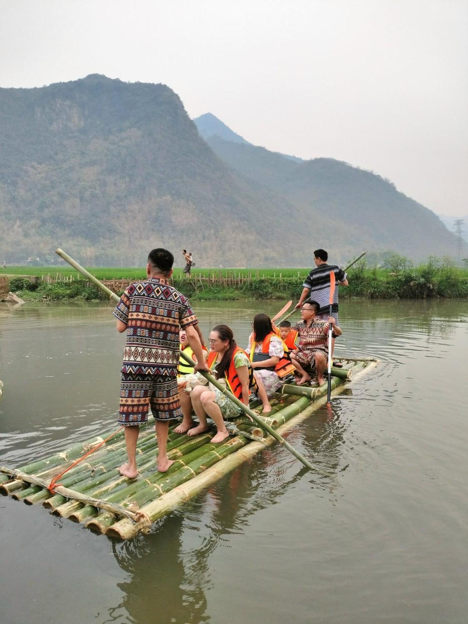 Ở trọ Riverside Camping *
