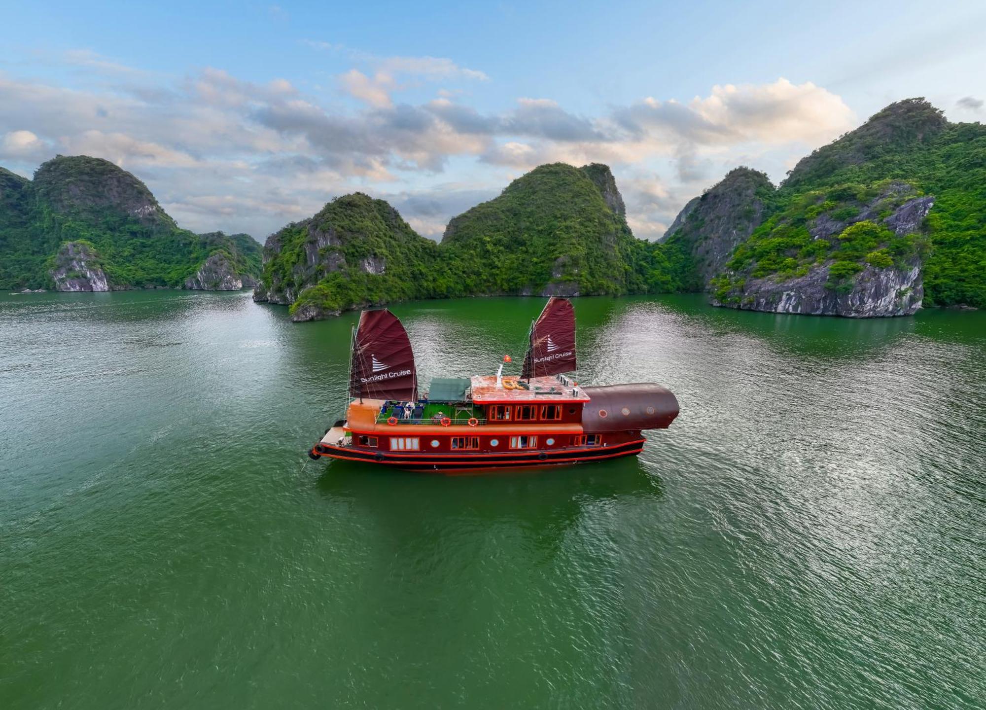  Sunlight Boutique Cruise - Cat Ba Island