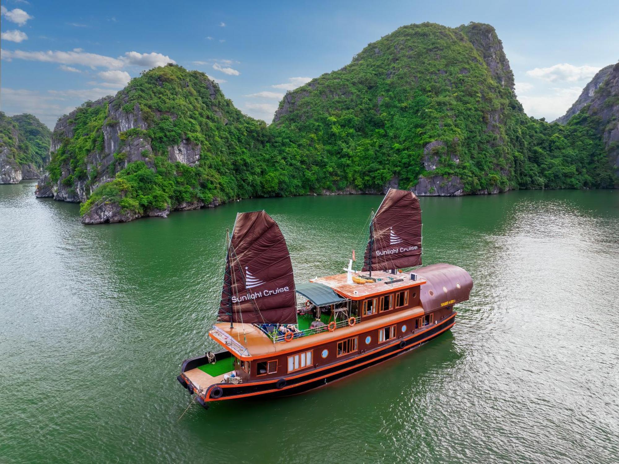  Sunlight Boutique Cruise - Cat Ba Island 4*