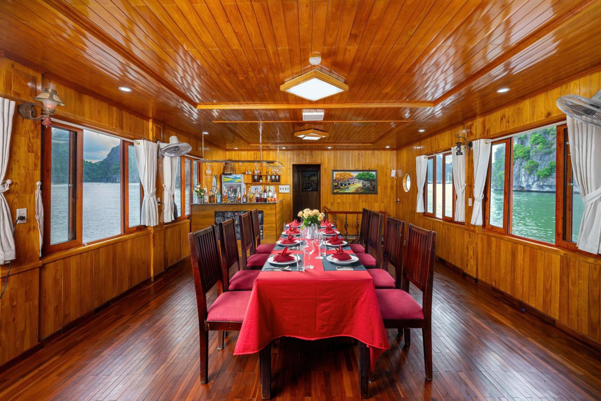  Sunlight Boutique Cruise - Cat Ba Island Ha Long