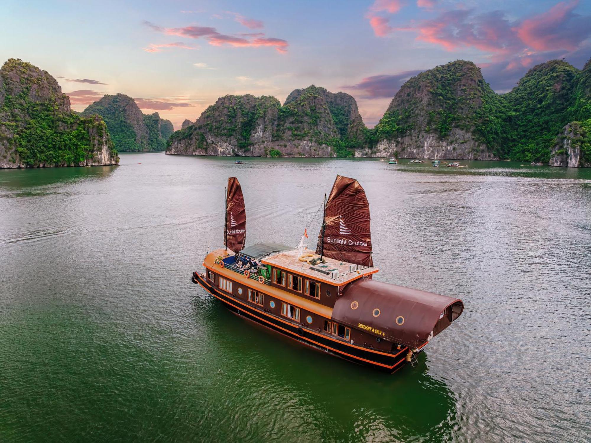 Sunlight Boutique Cruise - Cat Ba Island 4*