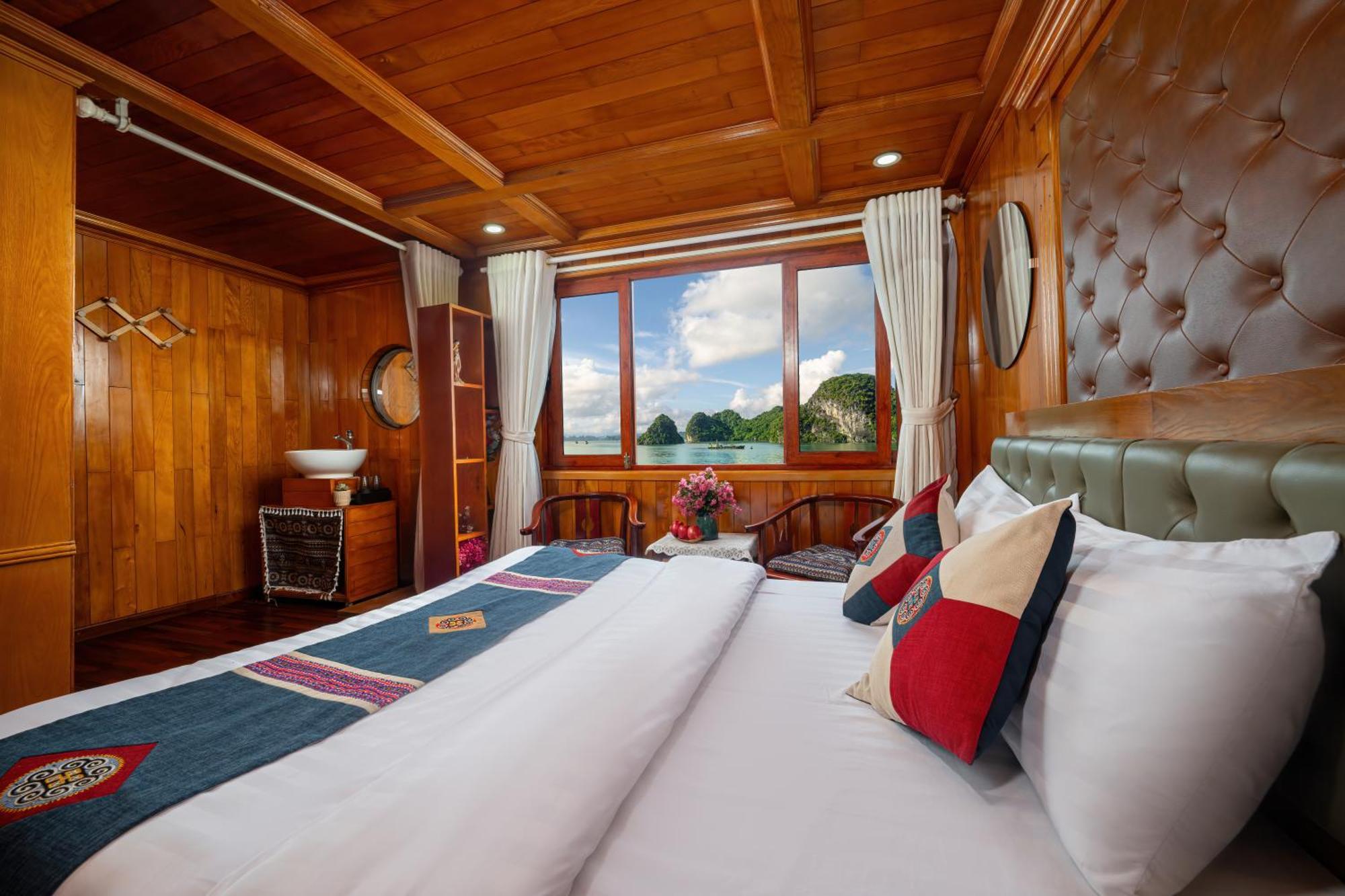 Sunlight Boutique Cruise - Cat Ba Island 4* Ha Long