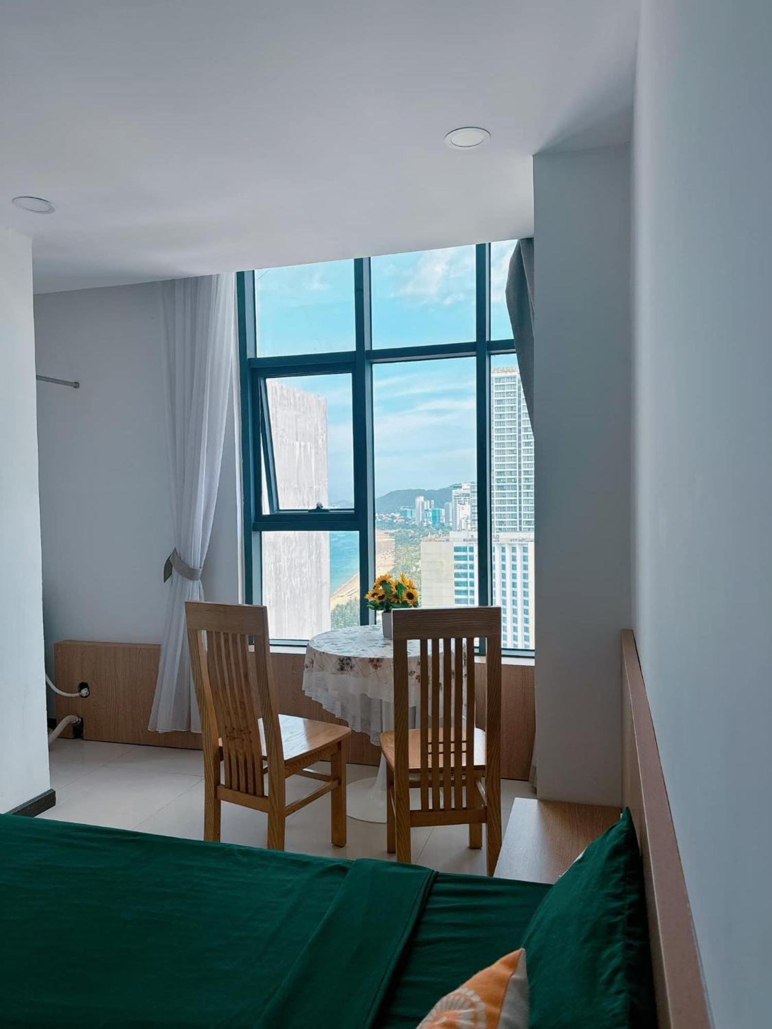 Sunflower Apartment