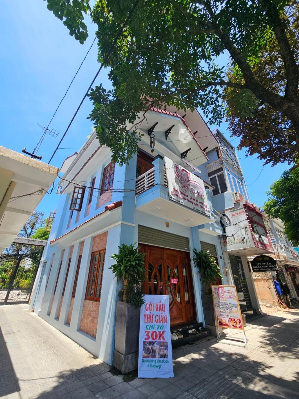 Blossom - Ha Mai Homestay Hue