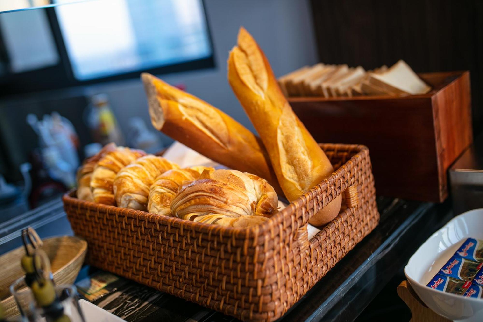 Le Premier & Rooftop Bar 4* Hà Nội