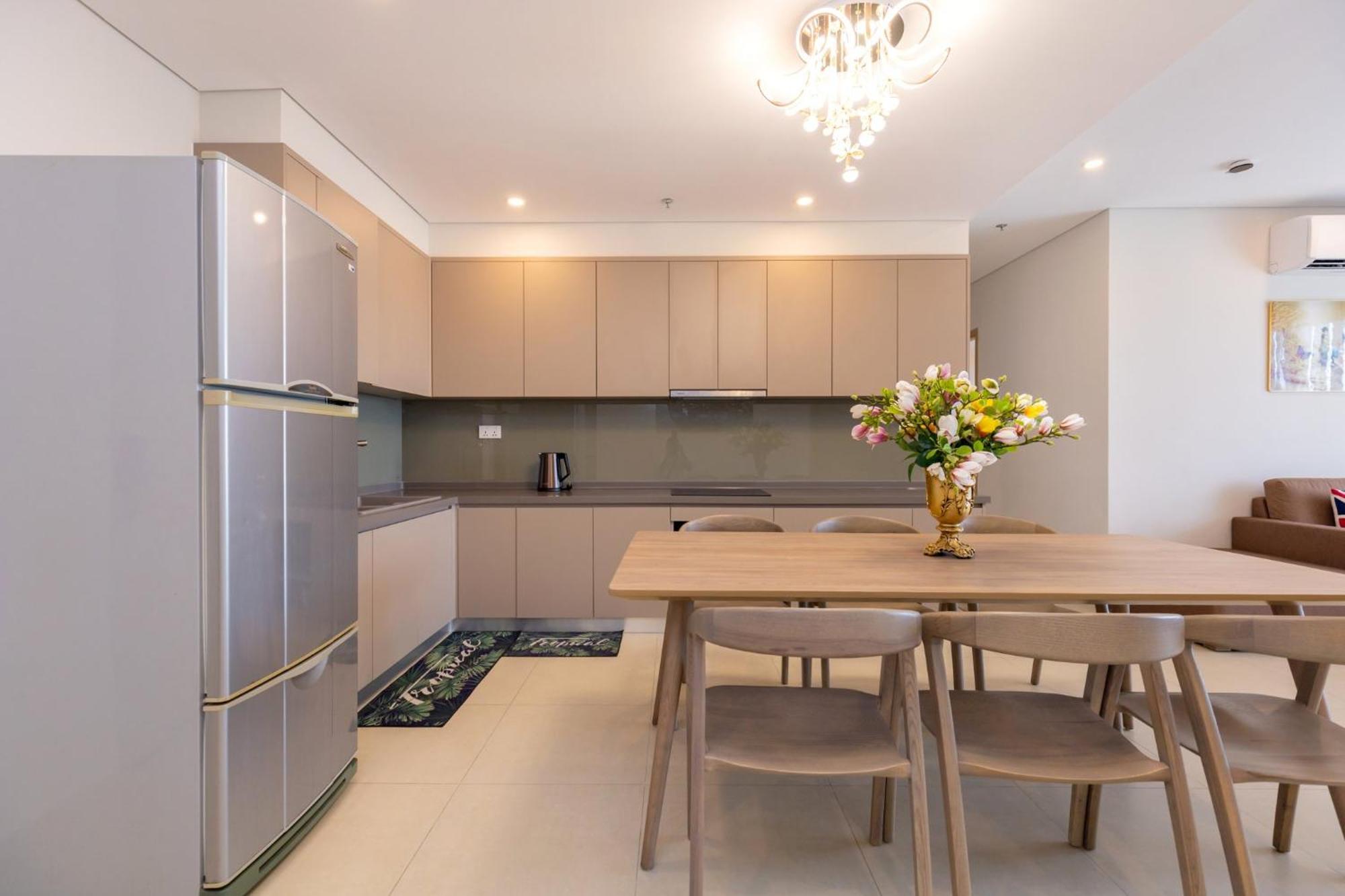 Lucky House - Second In The Song Apartment *