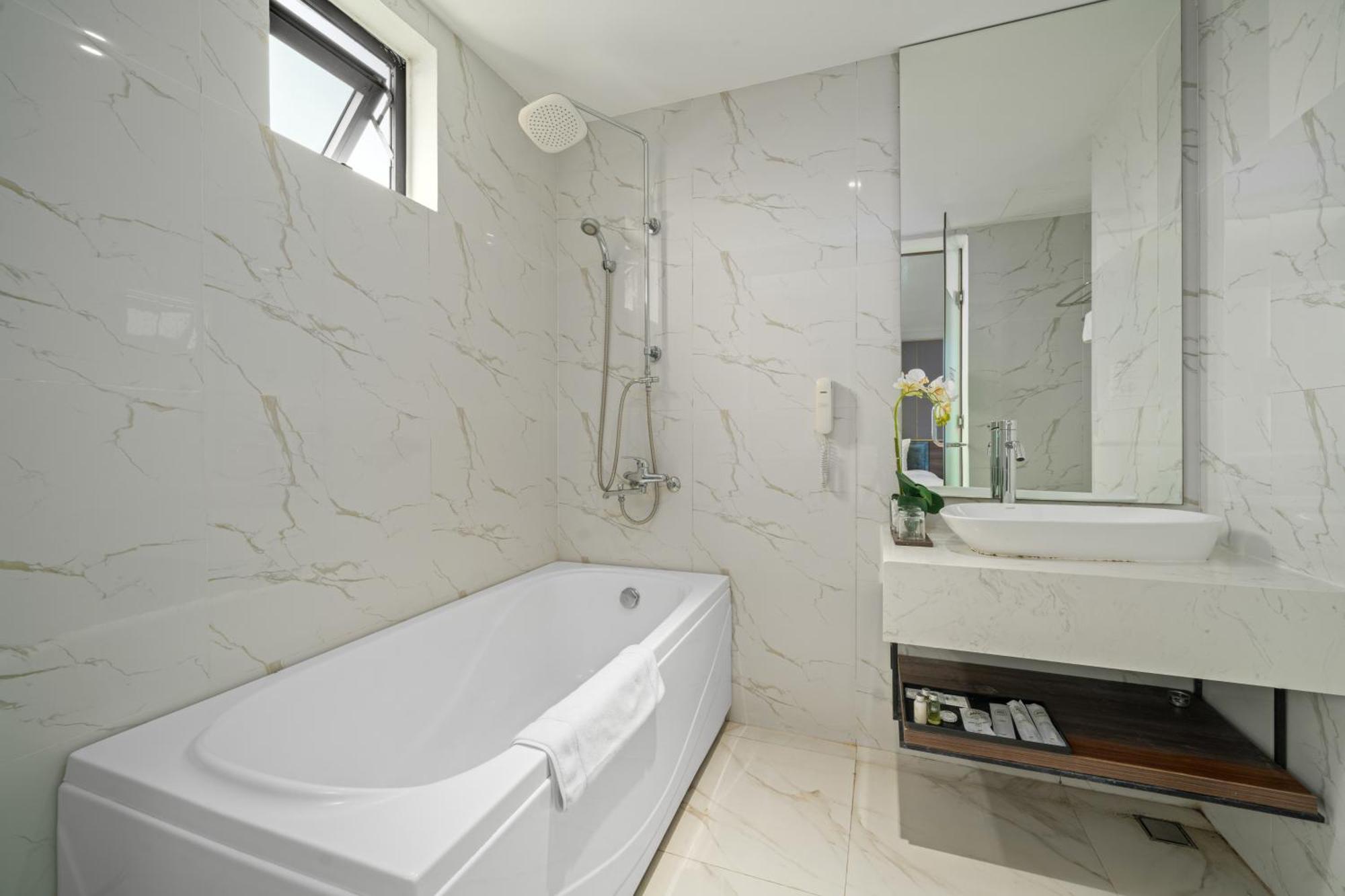 Lupin Boutique 3* Da Nang