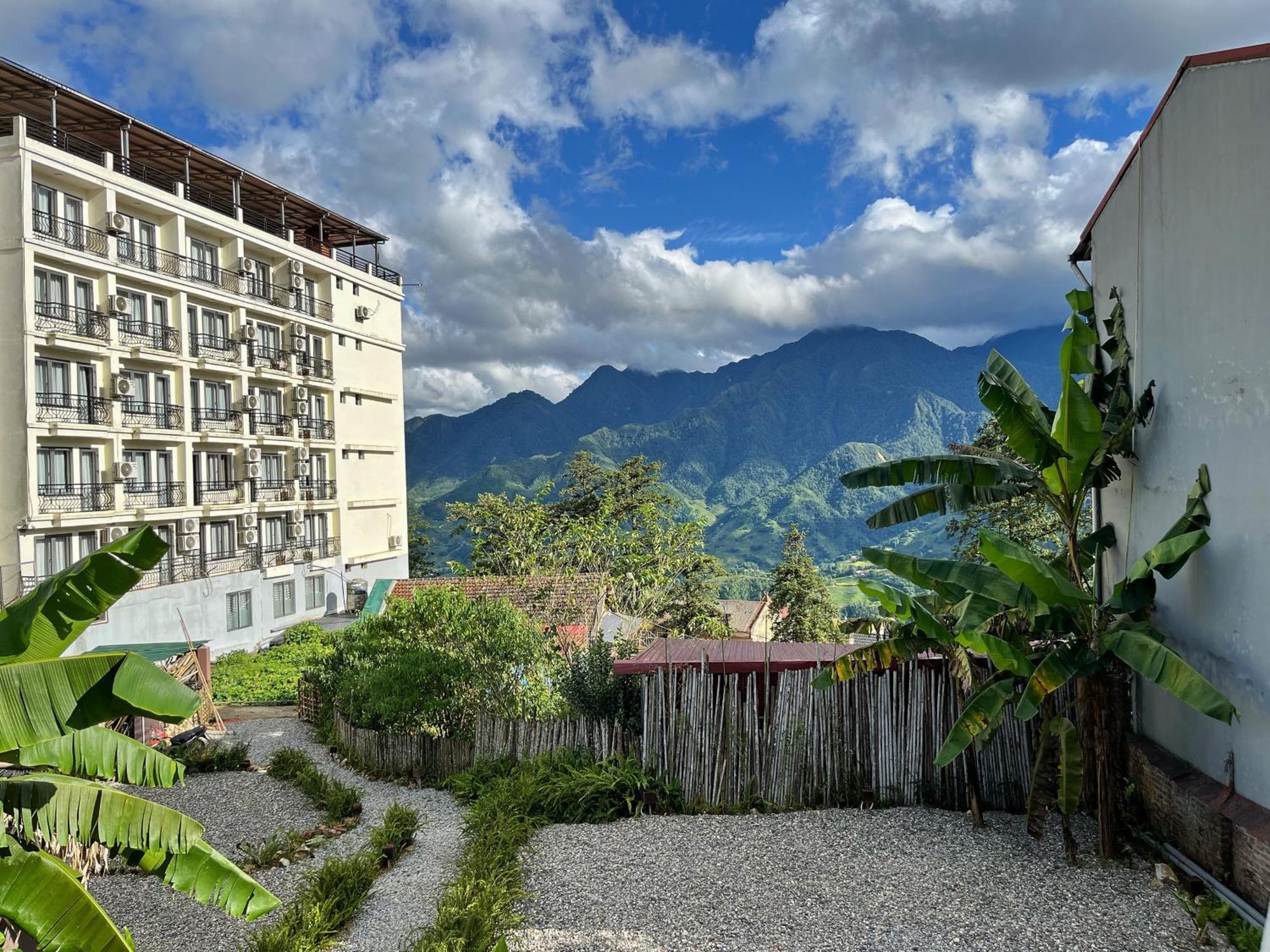 Whisper And Hidden Bar Sapa
