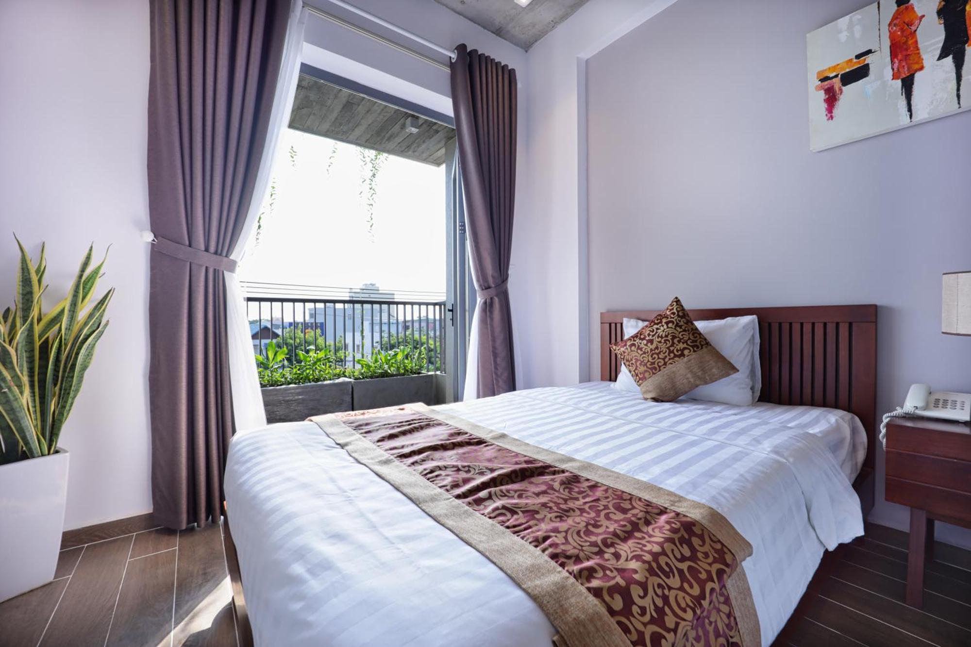 Hotel The Shine & Da Nang