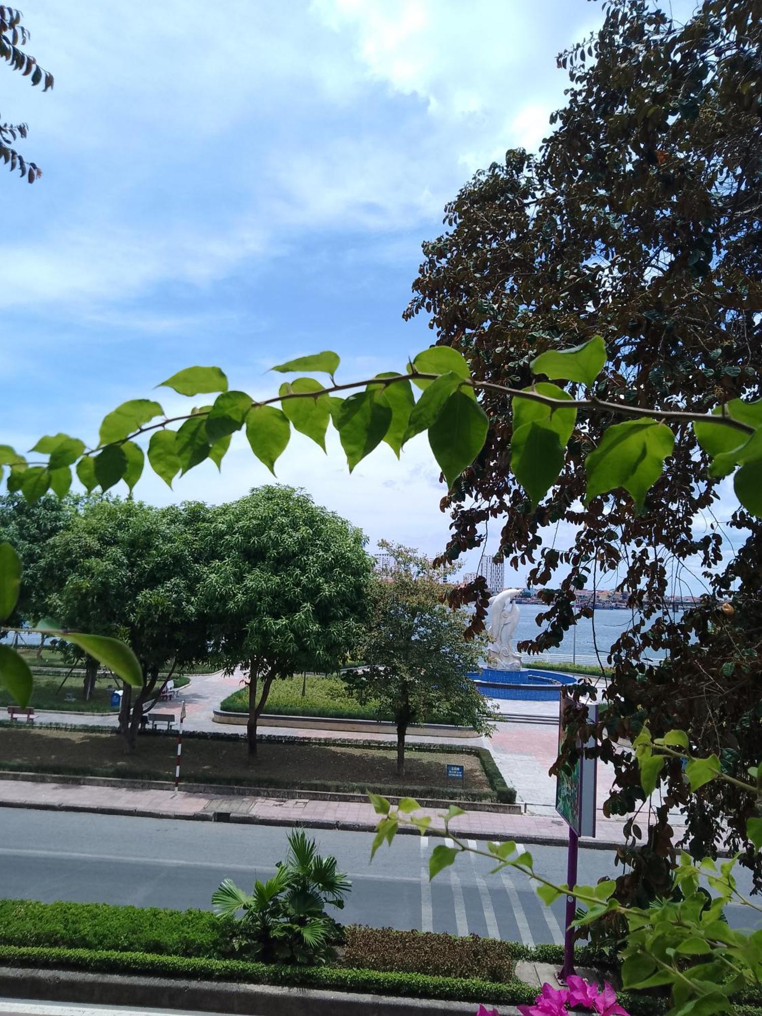 Nha Nghi Hang Nga *