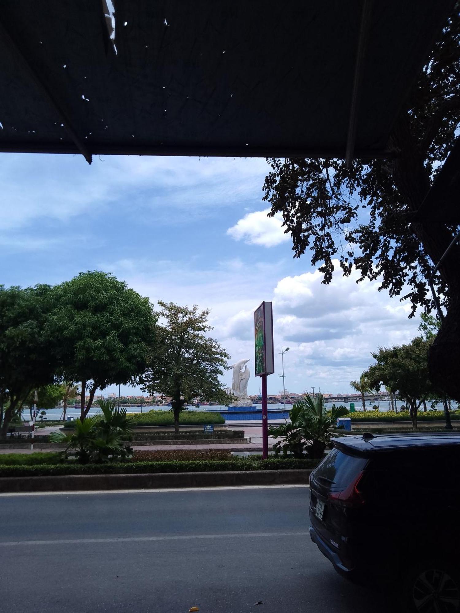 Nha Nghi Hang Nga *