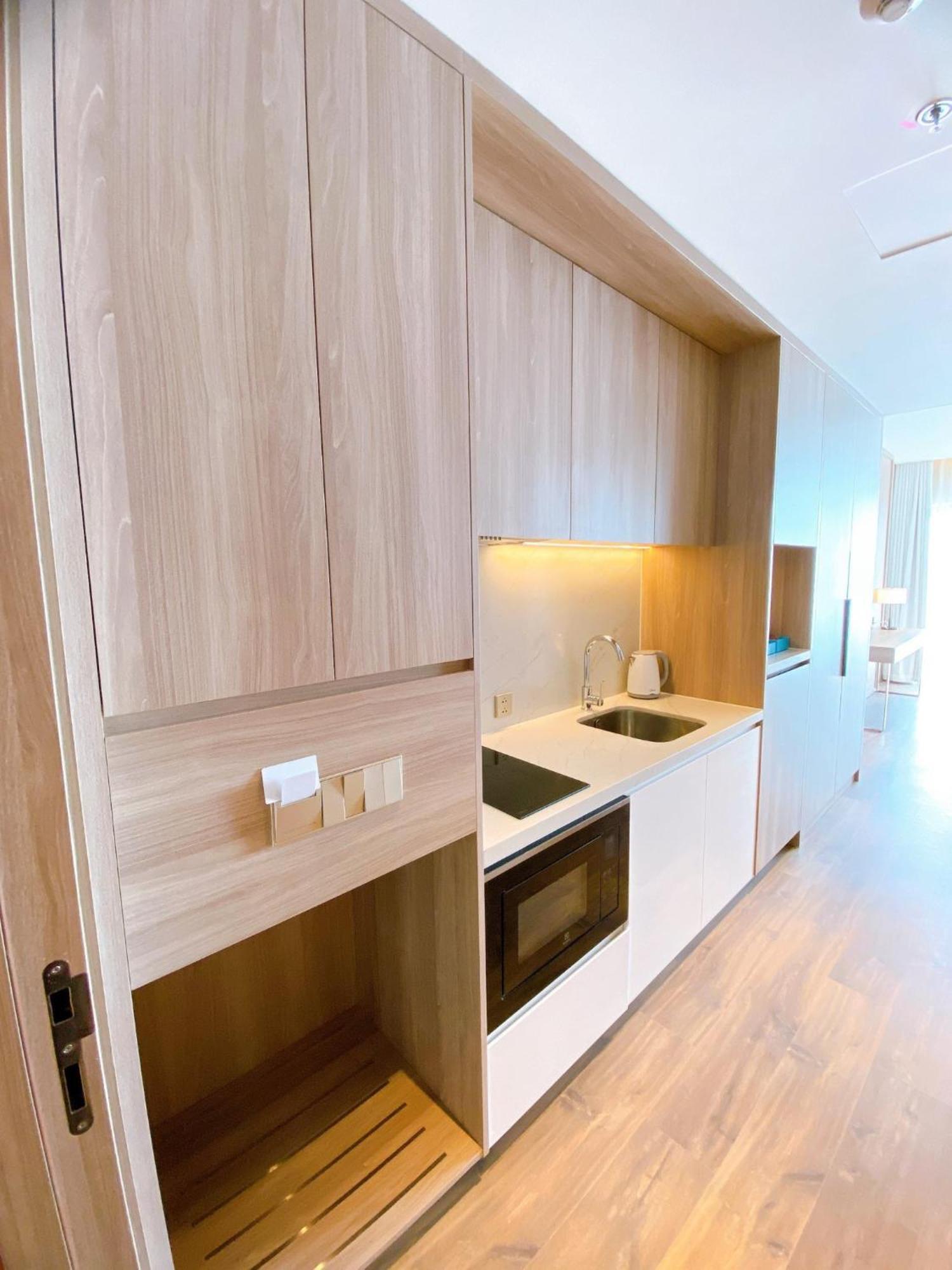 Hotel Khach San A Lacarte Bay, Ngay Mat Bien, Mien Phi Be Boi 5*