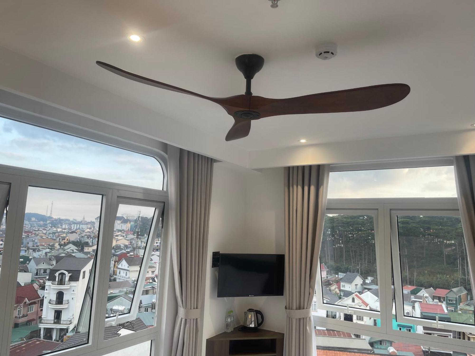 Le's Sky Hotel Da Lat