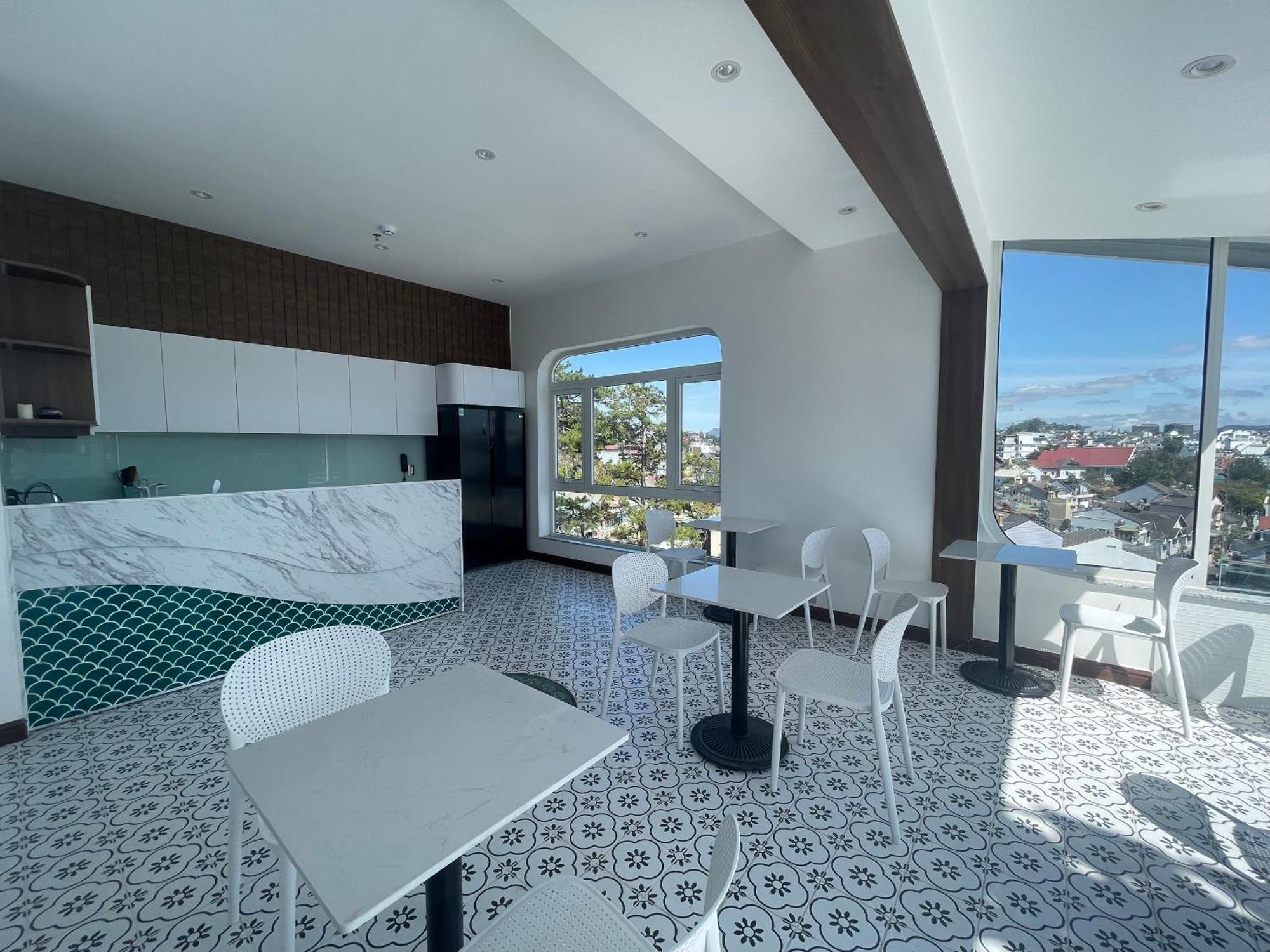 Le's Sky Hotel Da Lat