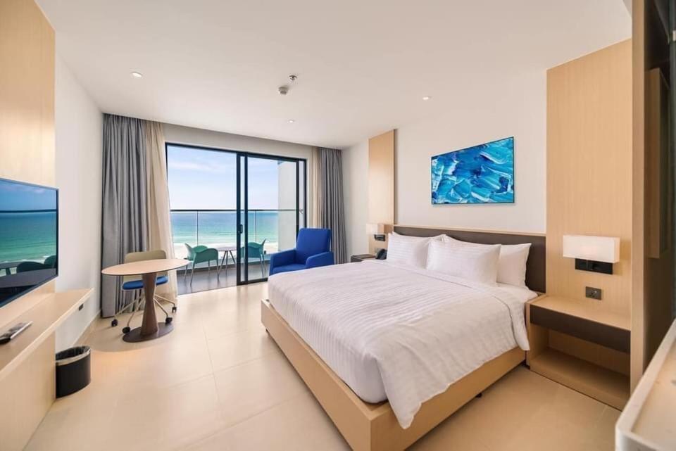 The Sea View Cam Ranh