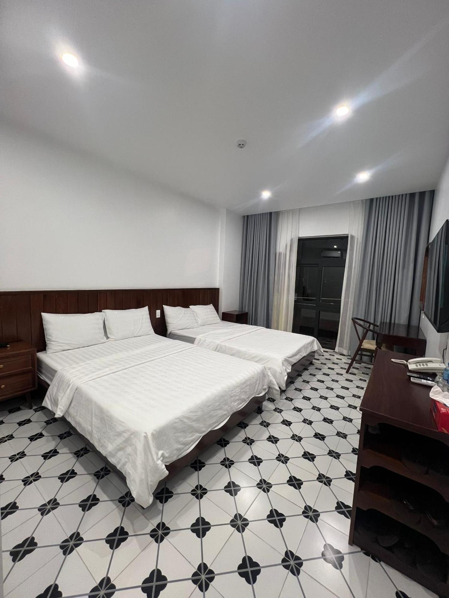 Nha Hotel