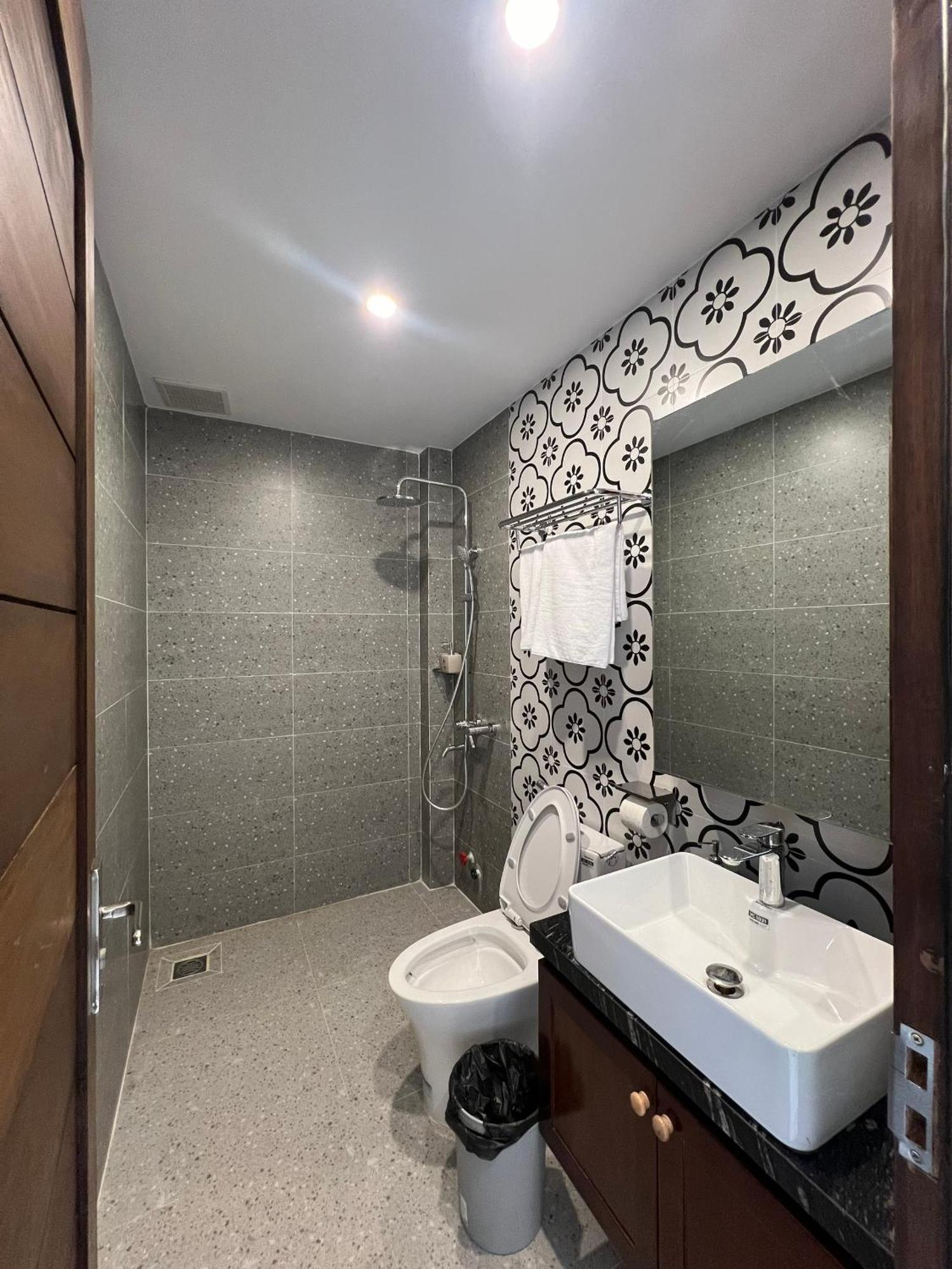 Nha Hotel