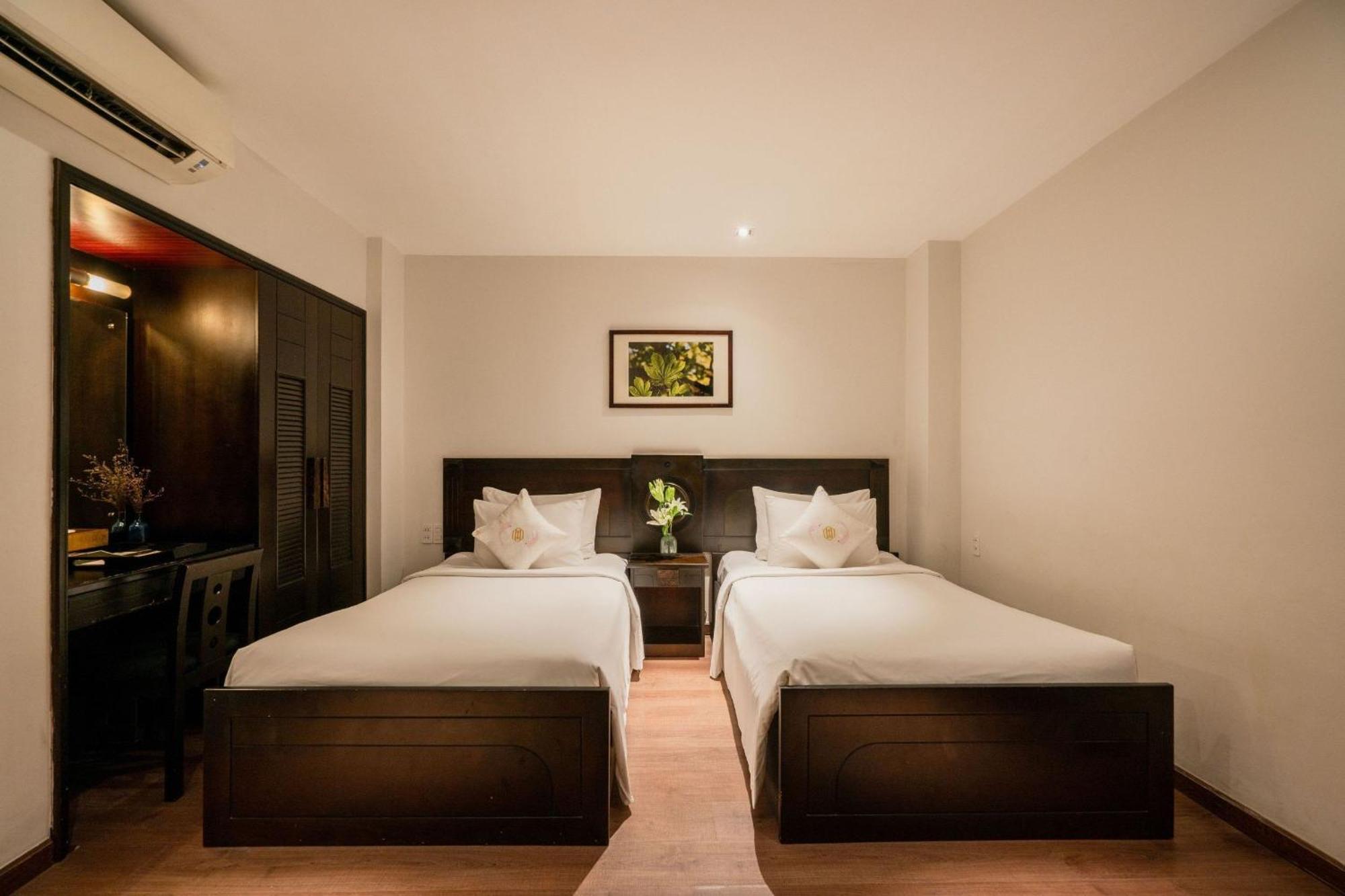 Cochin Zen Hotel