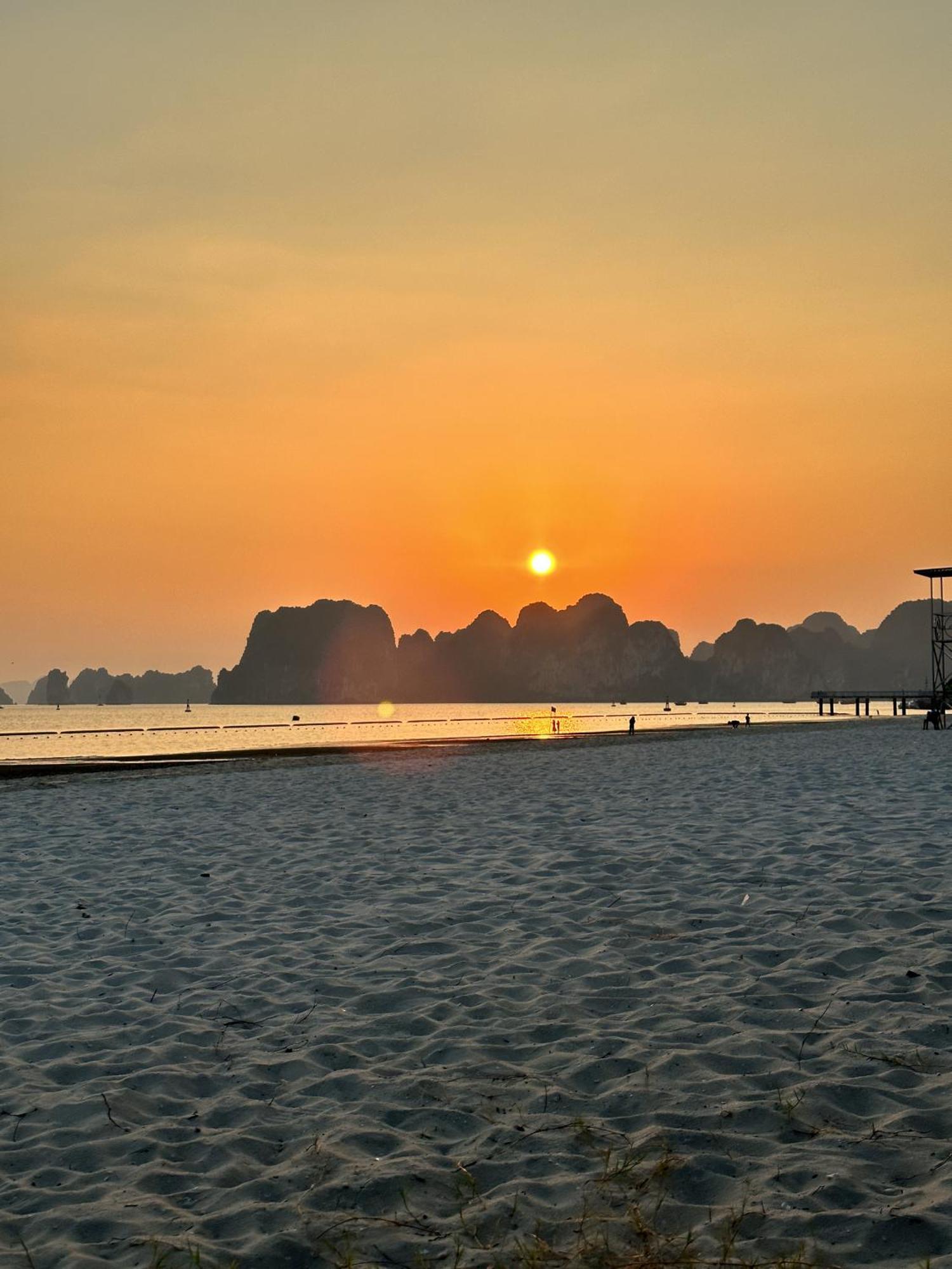 Kim An Homestay, Pizza - Cafe * Ha Long