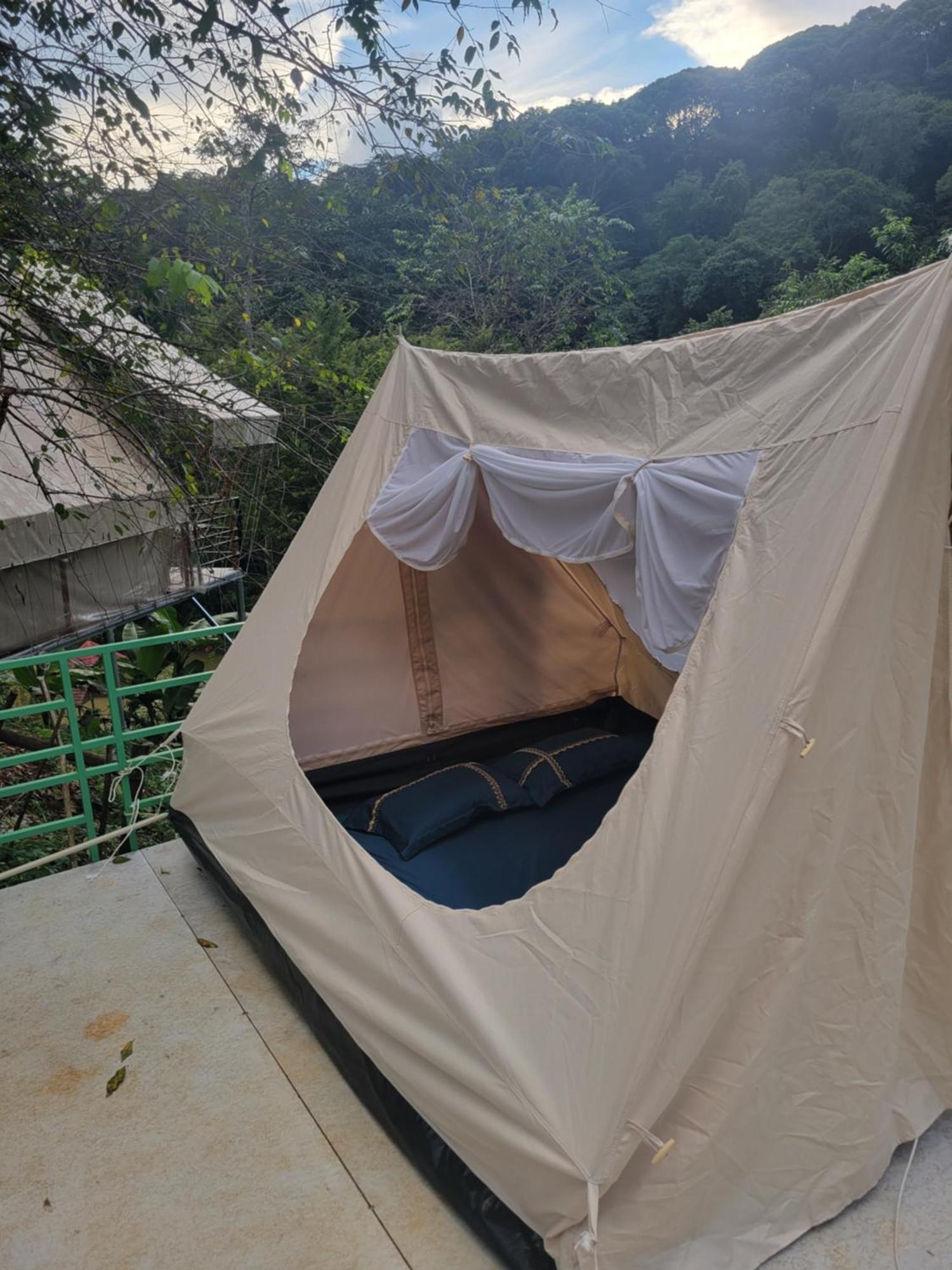 Leu Glamping Thac Pa Sy Luxury tent