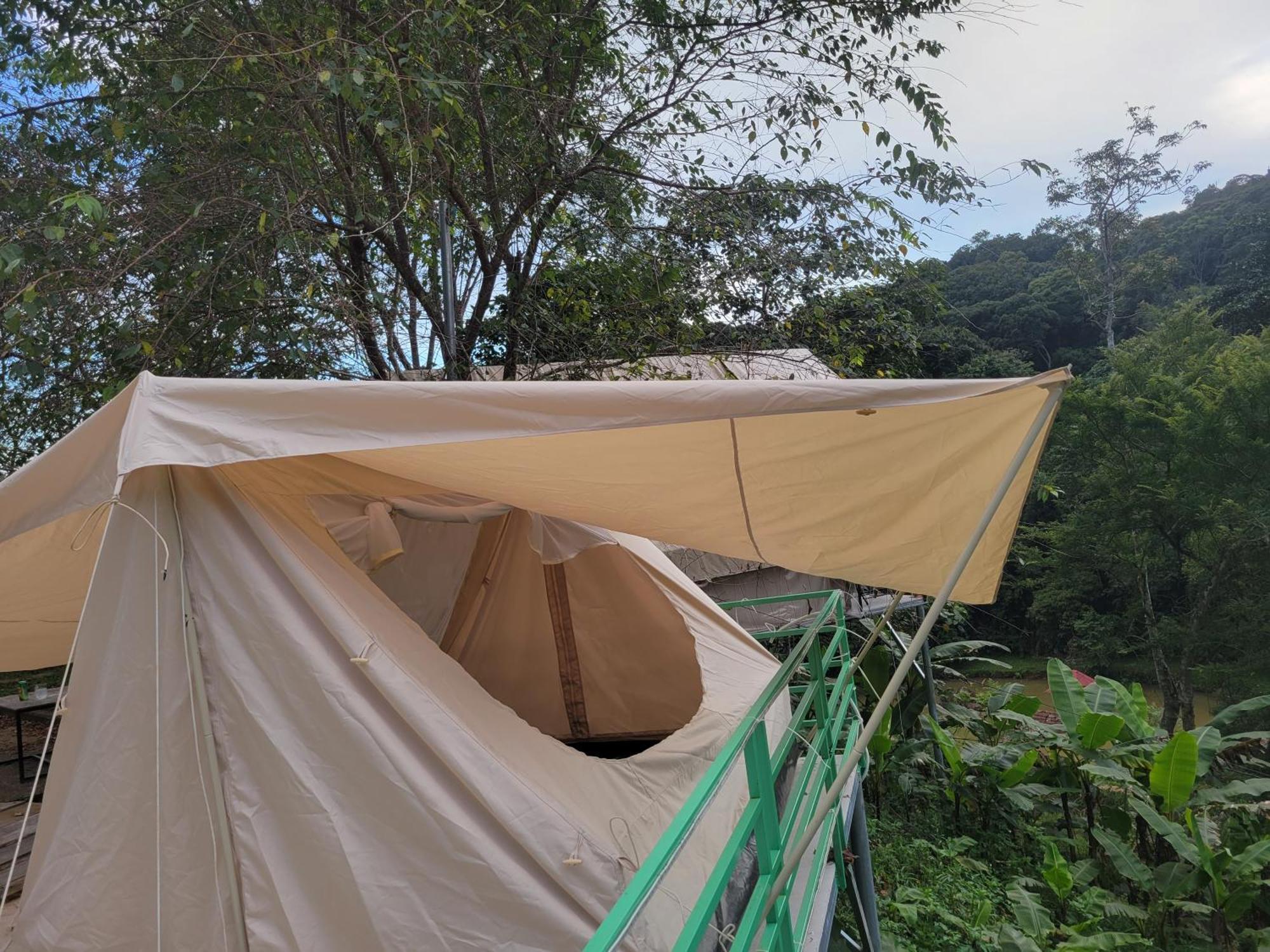 Luxury tent Leu Glamping Thac Pa Sy Kon Von Kla