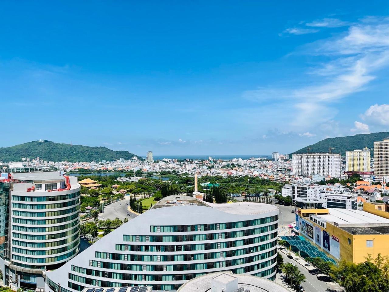 The Song - Paris * Vung Tau