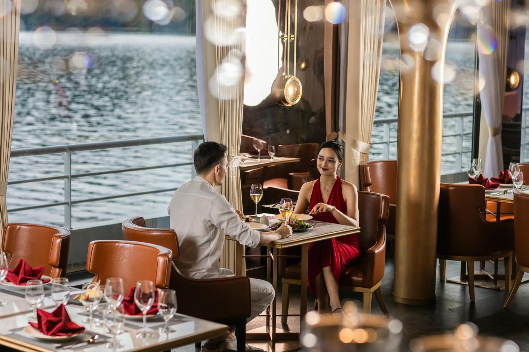 Sea Stars Cruise Bay Botel Ha Long