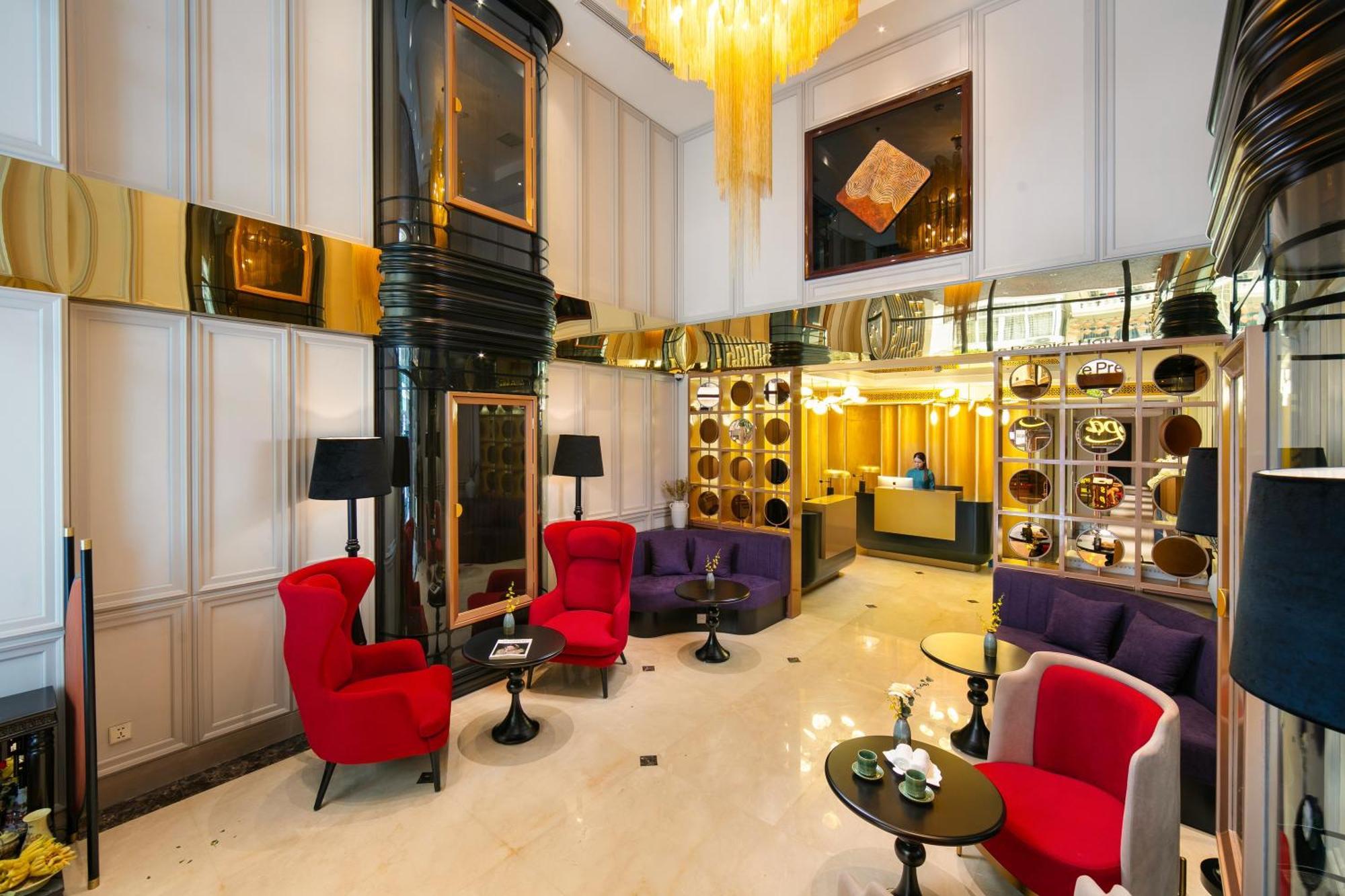 Le Premier & Rooftop Bar Khách sạn 4*