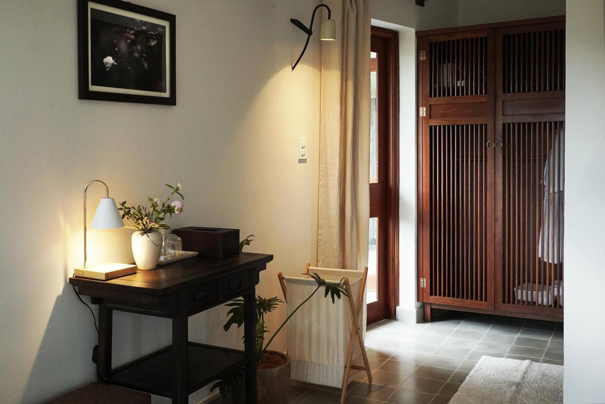 Emai Valley Hotel *