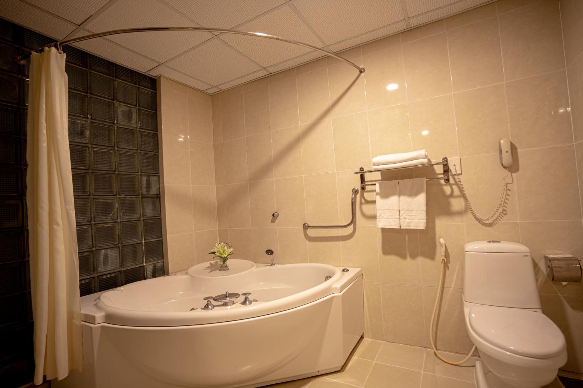Asia Hotel Hue Hotel 4*