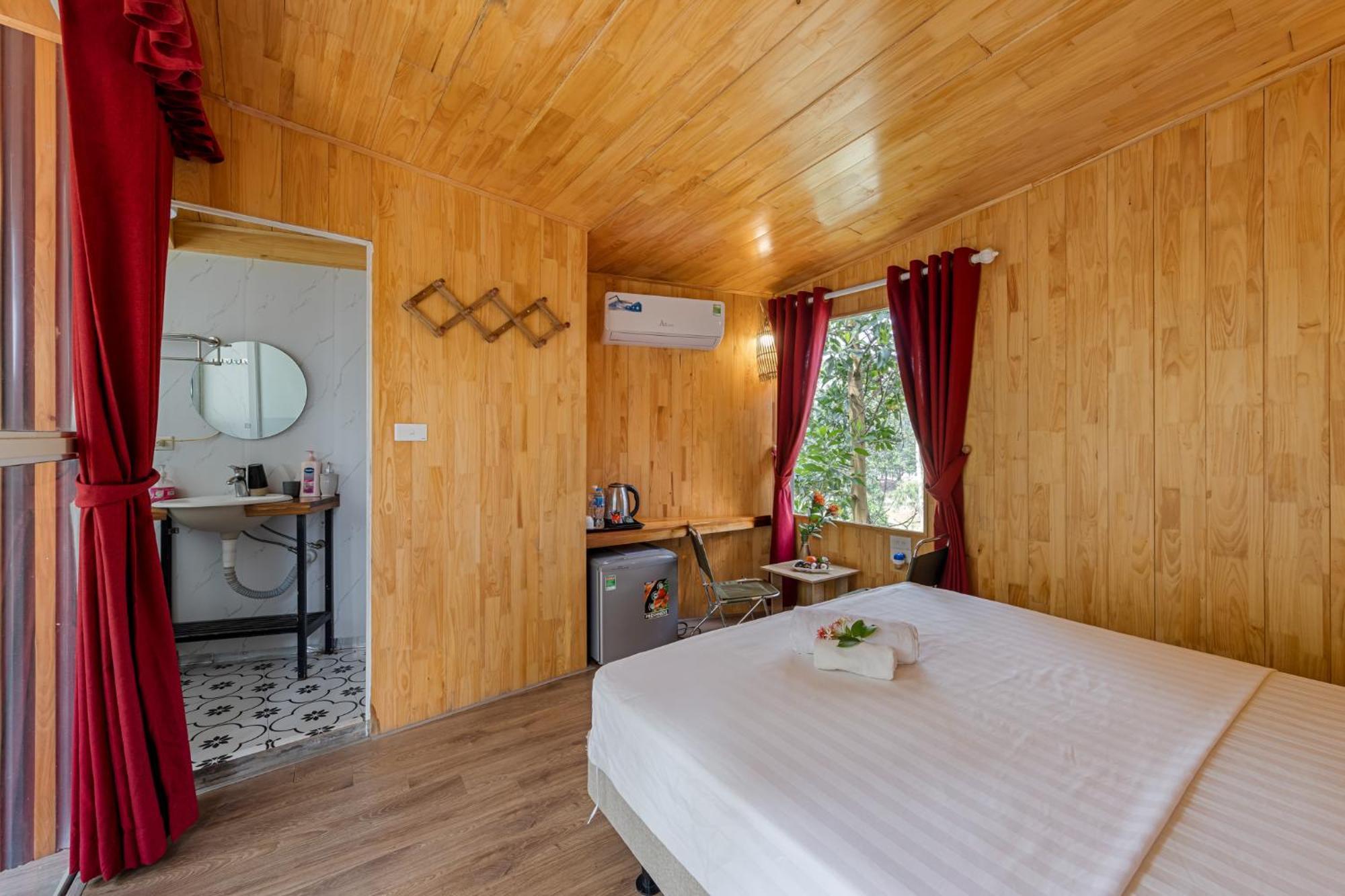 Homestay Nha Ven Ho Dong Do, Minh Tri, Soc Son, Ha Noi *