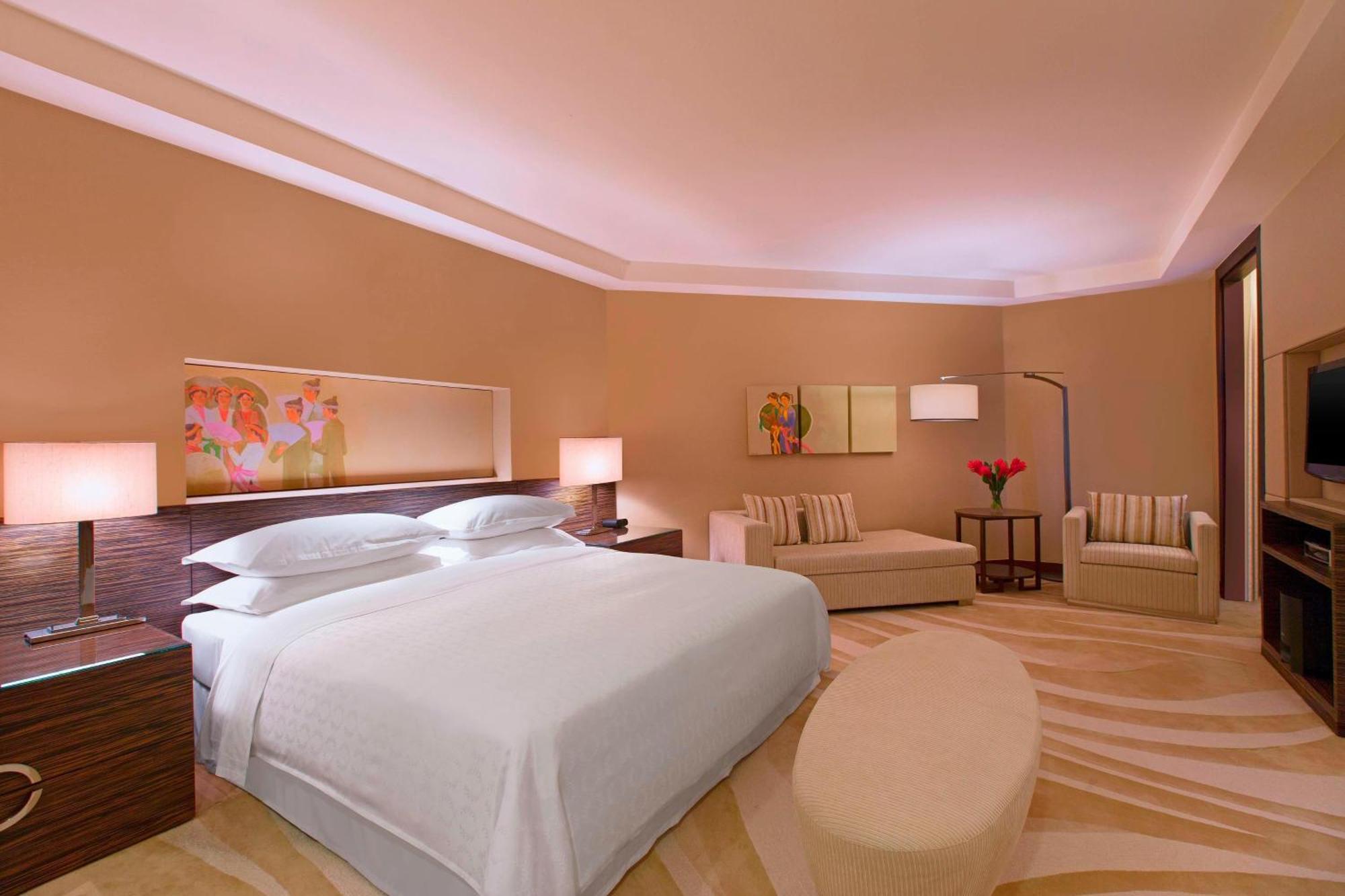 Sheraton & Hotel