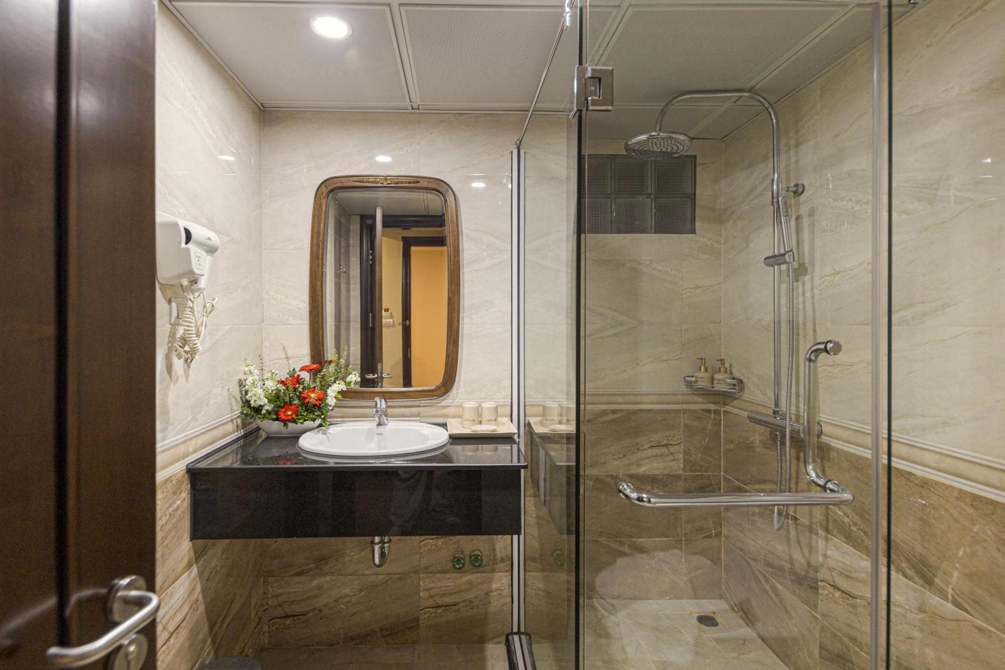Chalcedony Grand Hotel Hanoi