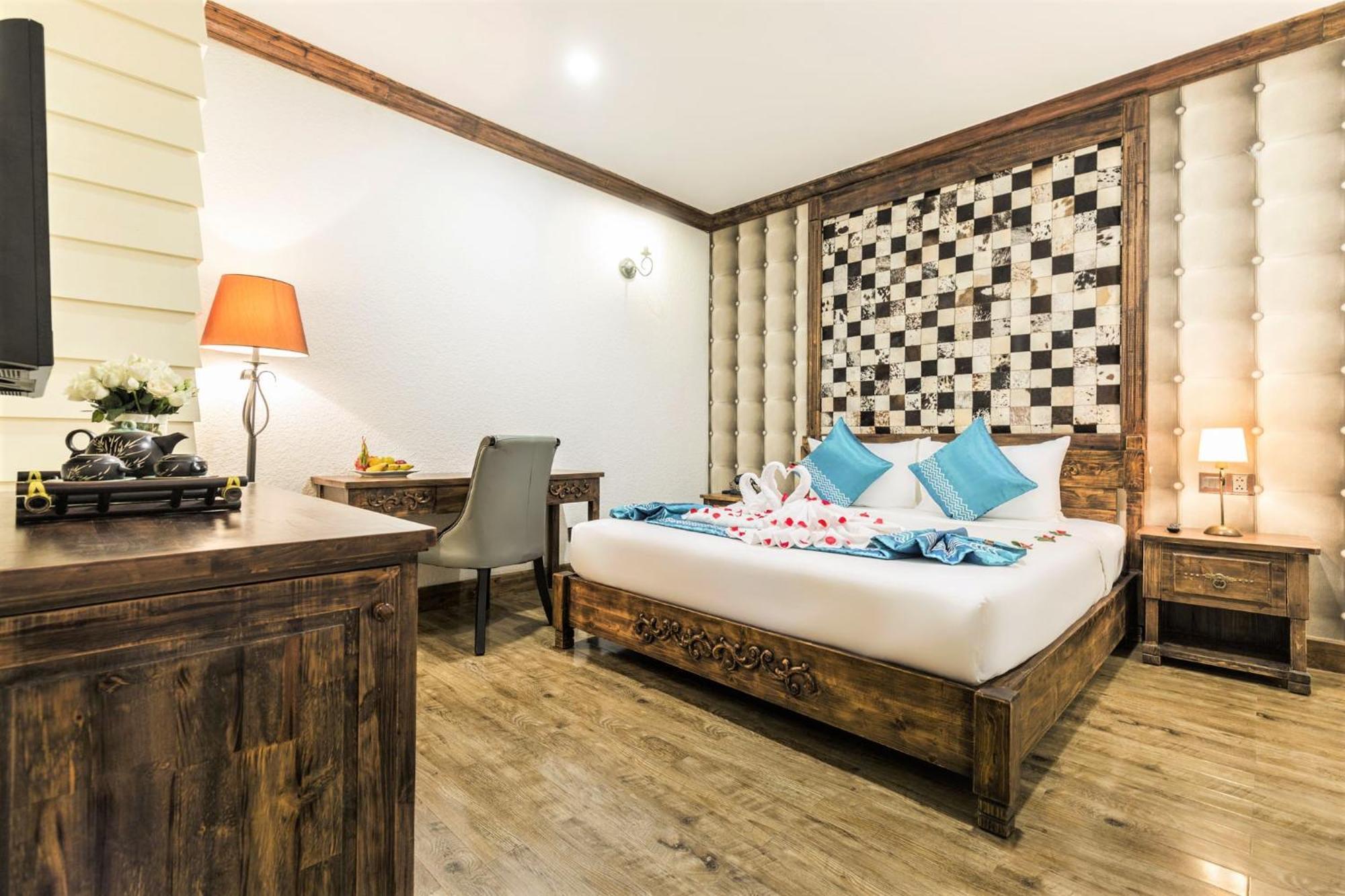 Hotel Ibiza Riverfront Powered By Aston Da Nang