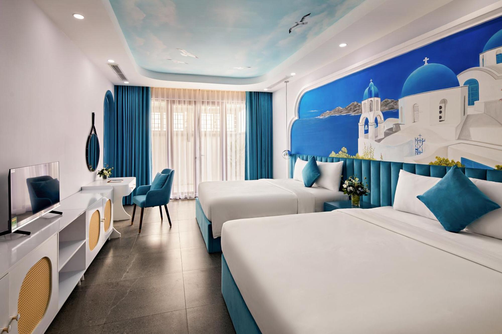 Roma - Free Airport Shuttle & Sunset Town Tour 4*
