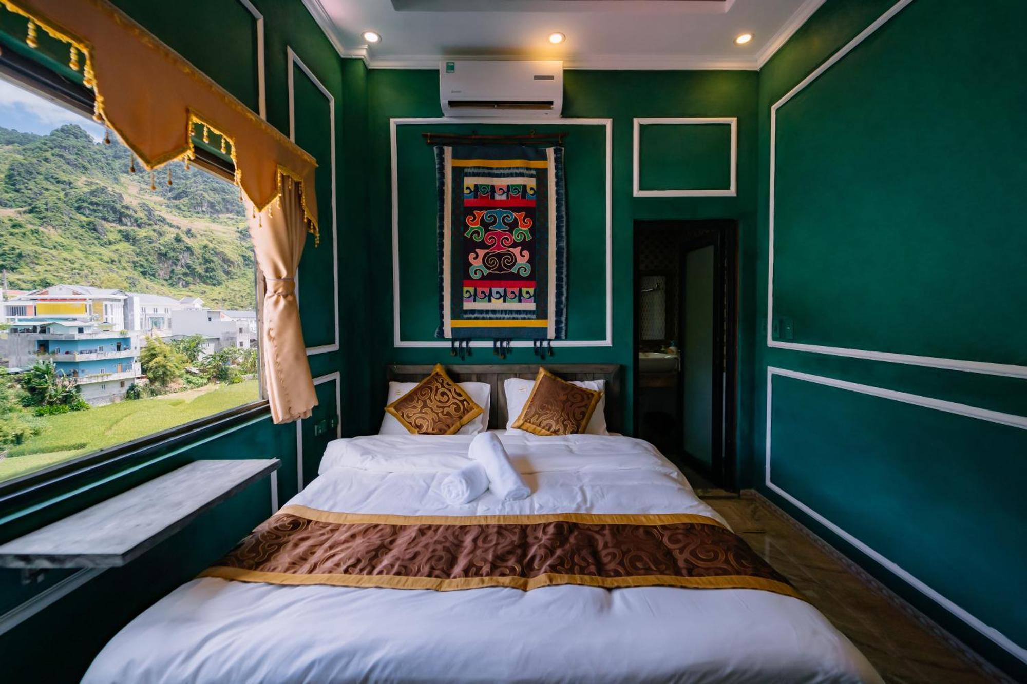 D Ha Giang * Dong Van (Ha Giang)