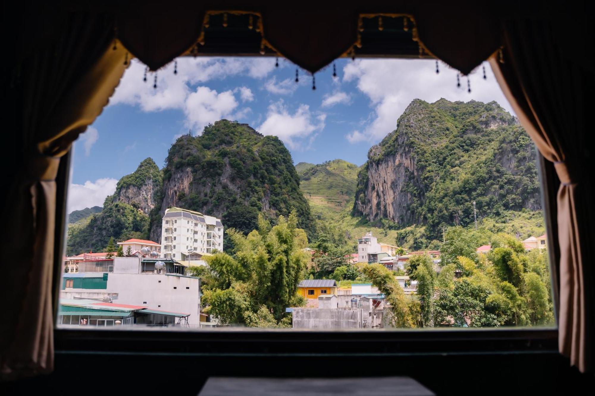 D Ha Giang * Dong Van (Ha Giang)