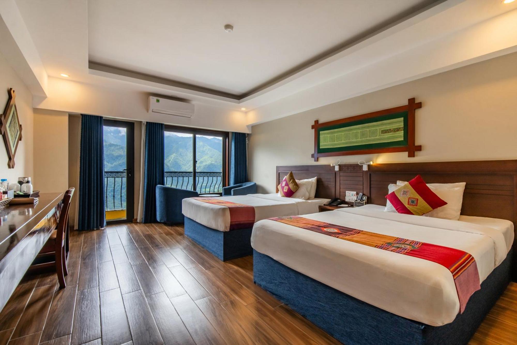 Charm 4* Sapa