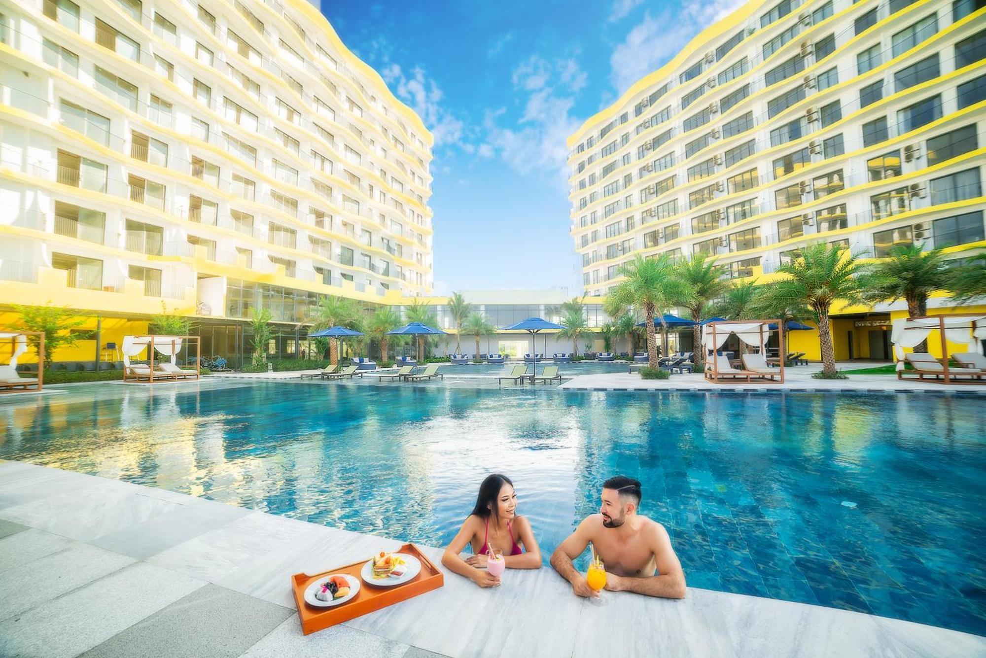 Wyndham Royal Beachfront & Khu nghỉ mát Hội An