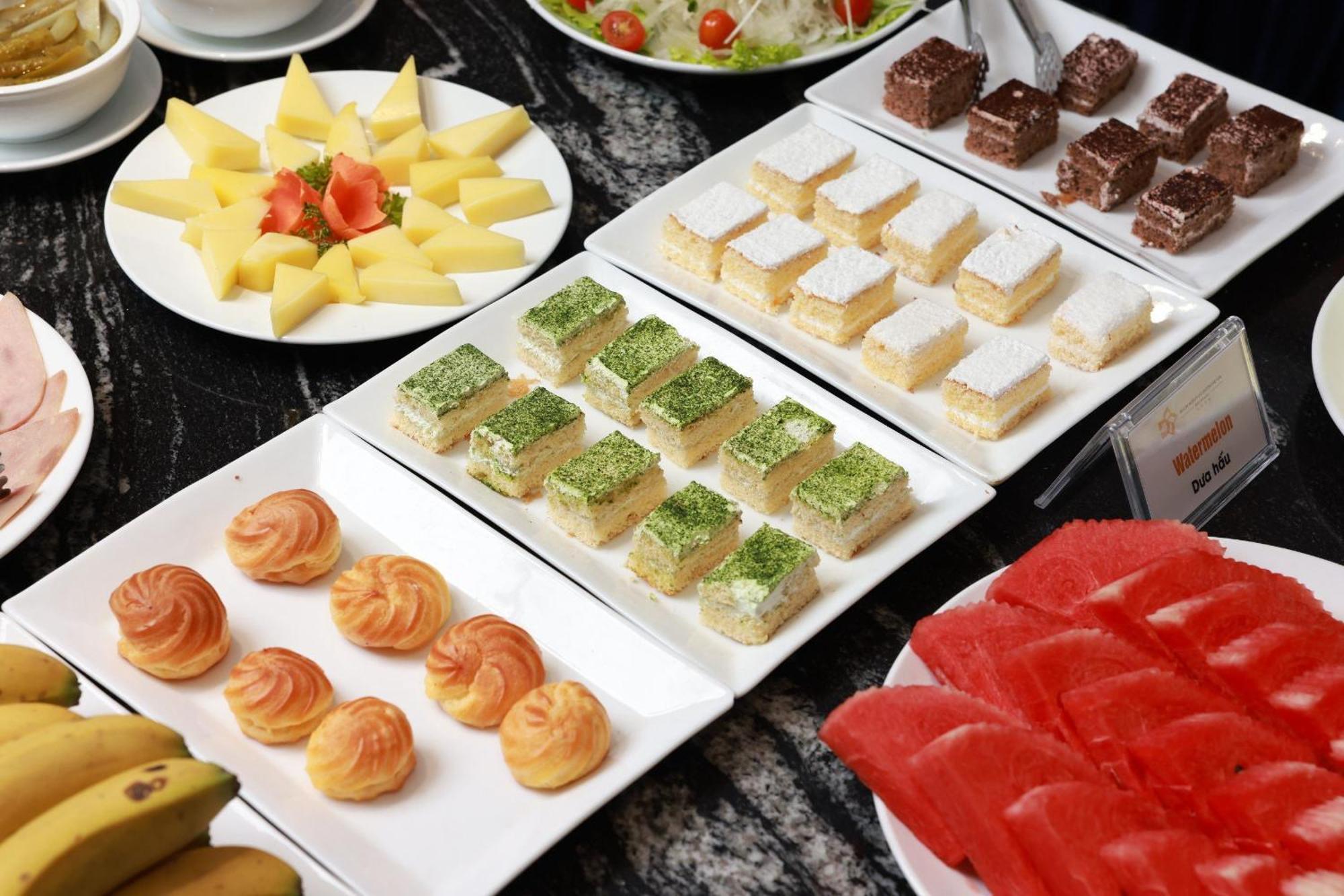 Serenata San De Khách sạn 4*
