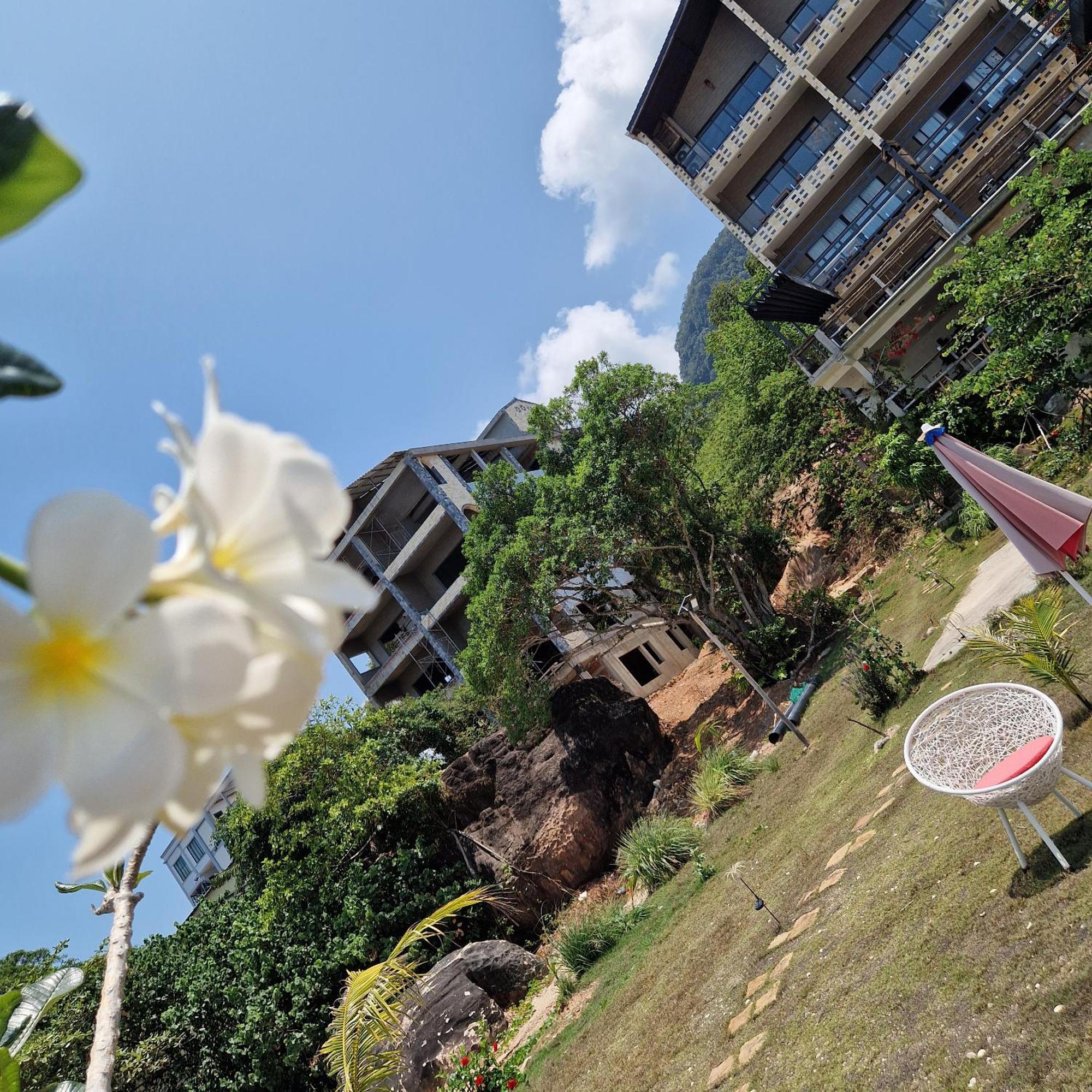 Butterfly Rose Francophone Hotel 3*