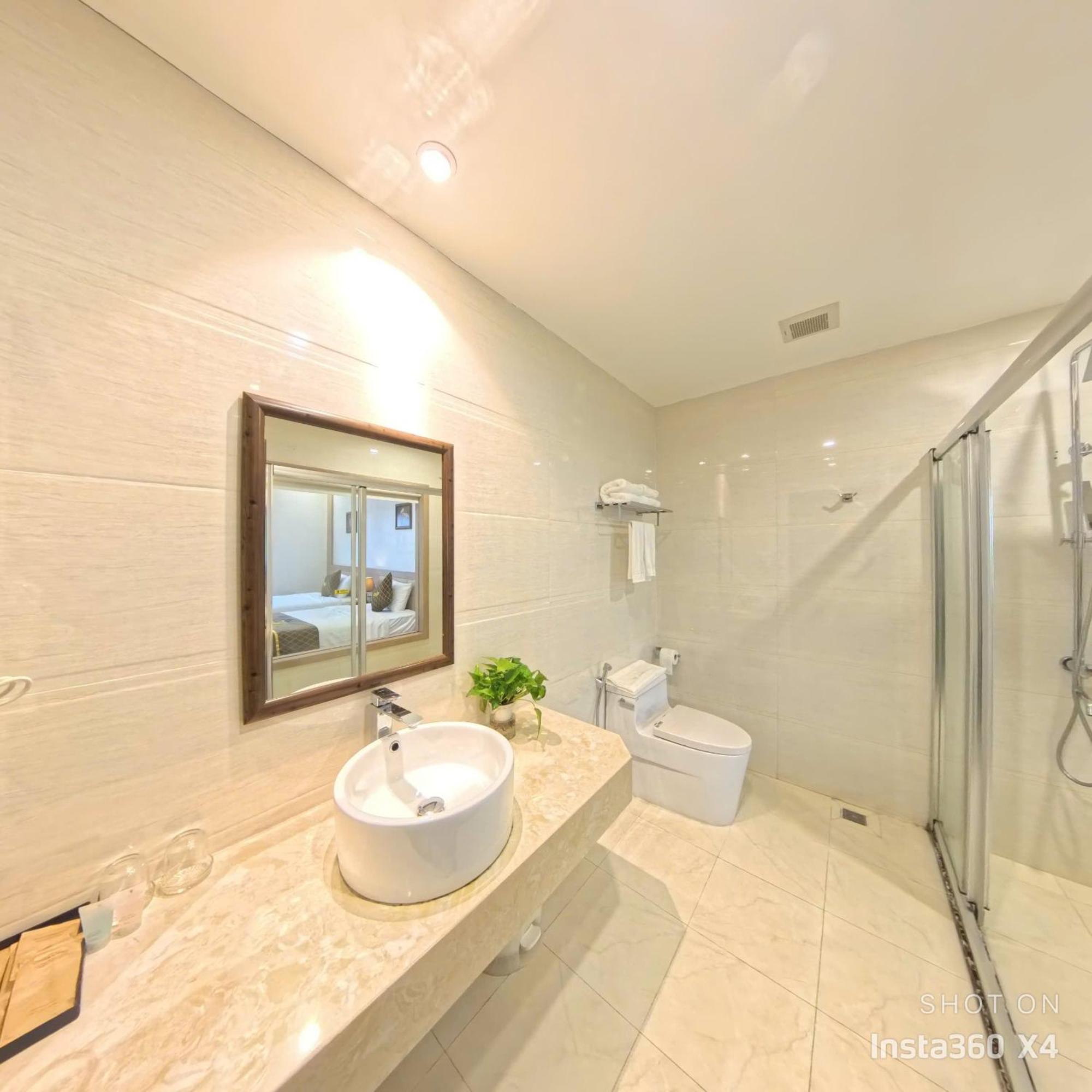 New 3* Ha Long