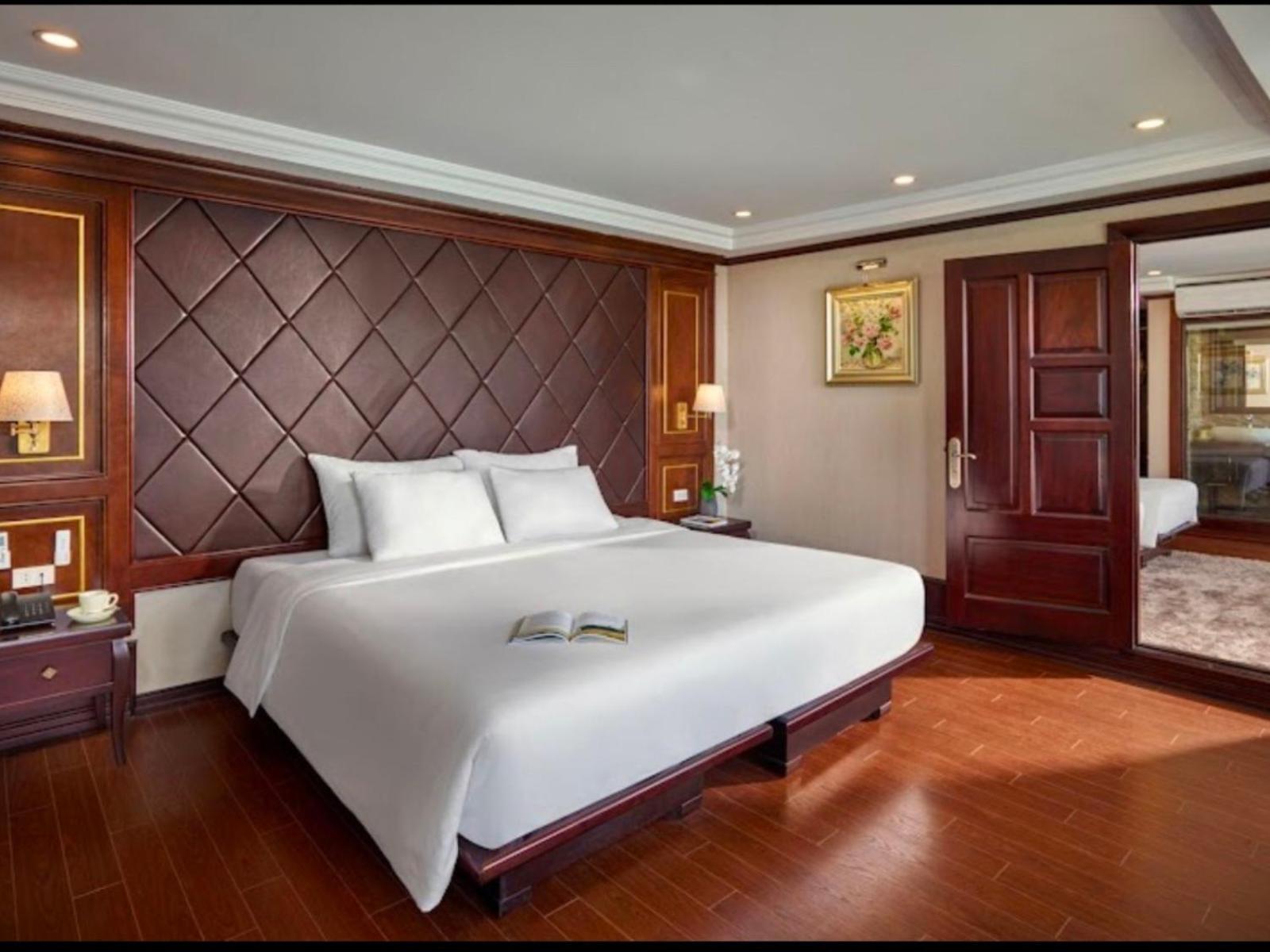 Lotus Boutique Cruise  5*
